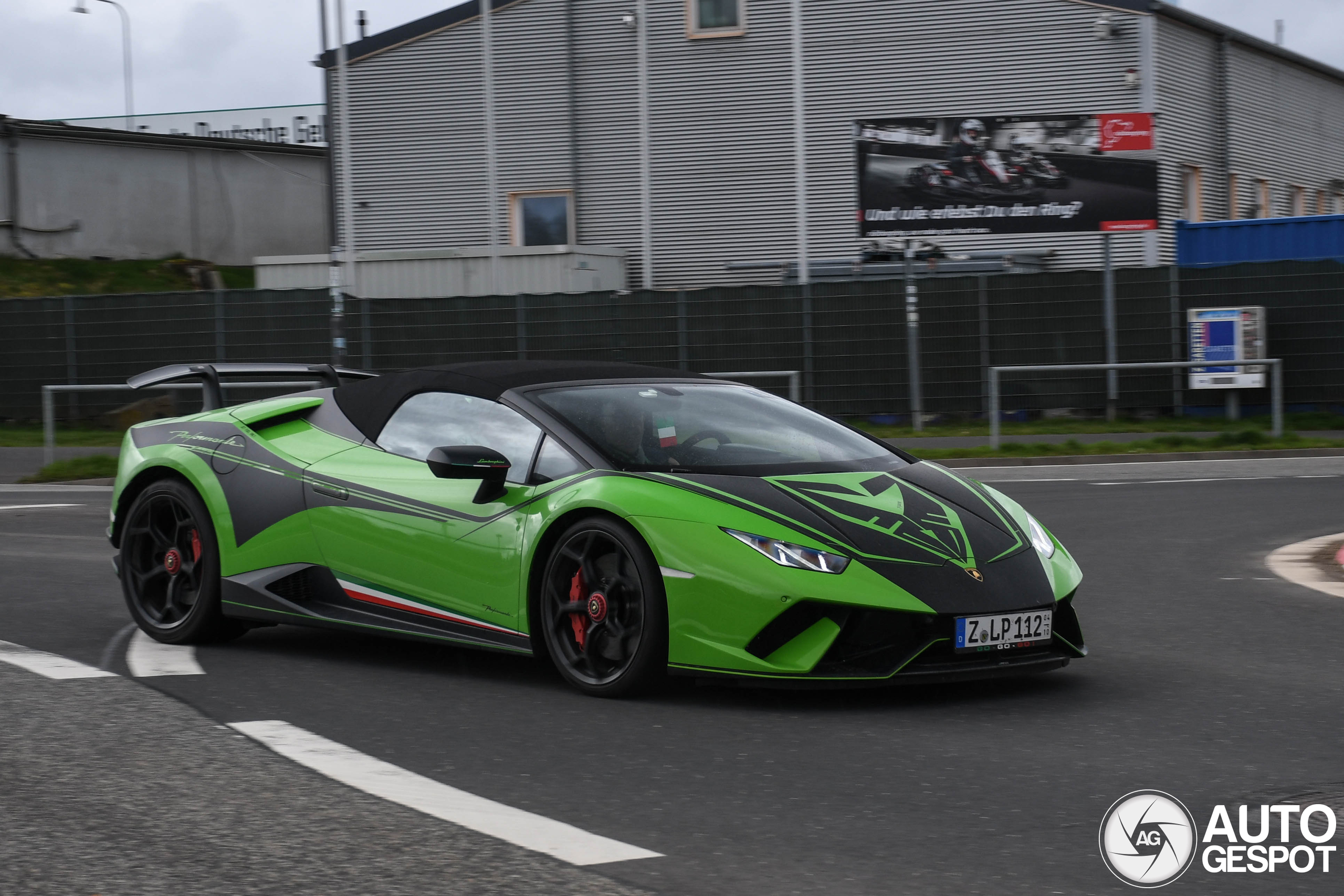 Lamborghini Huracán LP640-4 Performante Spyder
