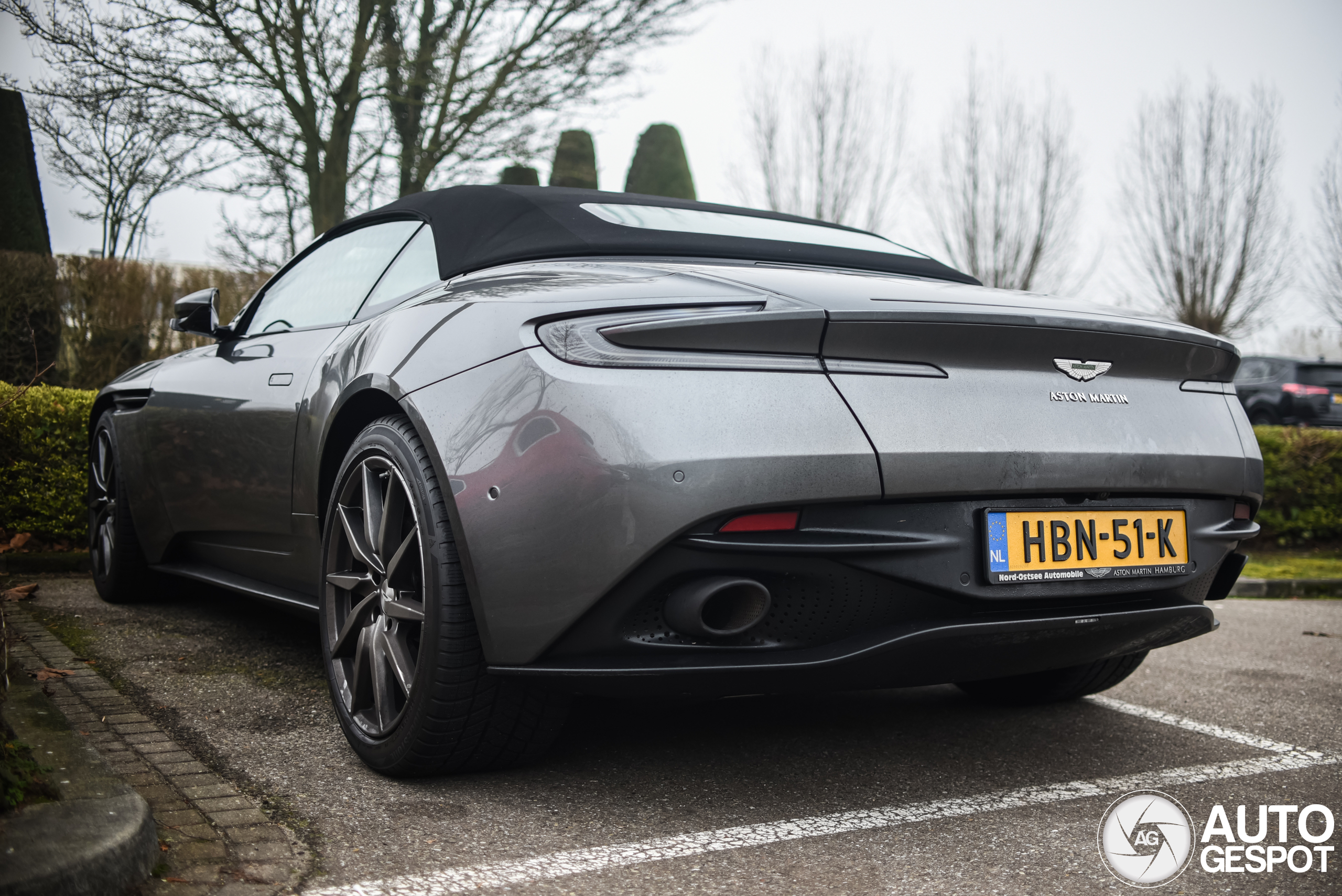 Aston Martin DB11 V8 Volante