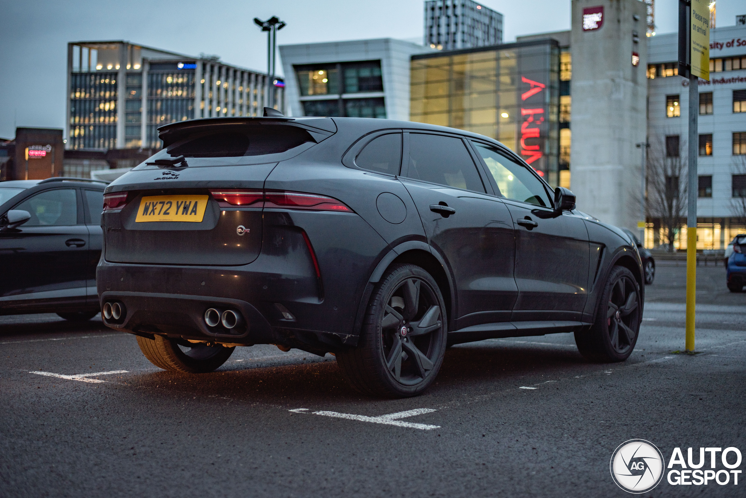 Jaguar F-PACE SVR 2021