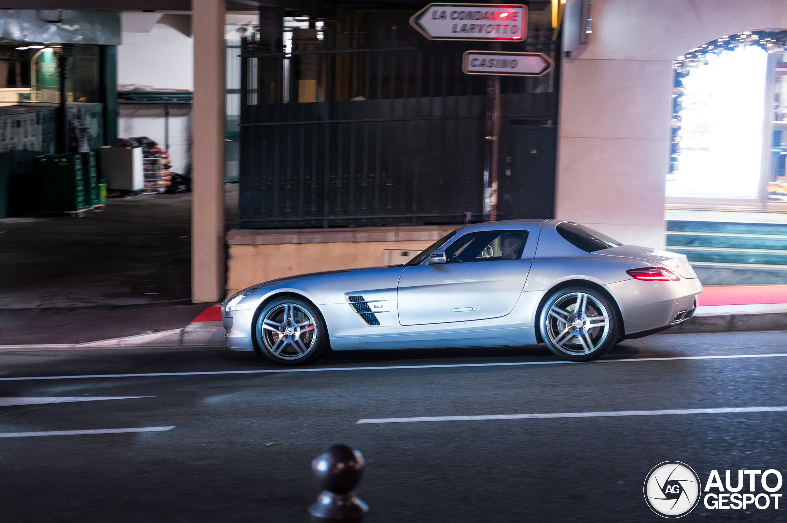Mercedes-Benz SLS AMG