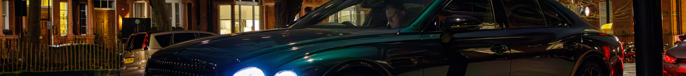 Bentley Flying Spur V8 Azure