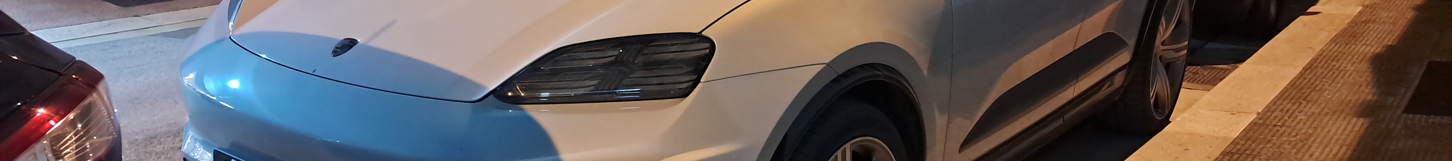 Porsche Macan EV Turbo