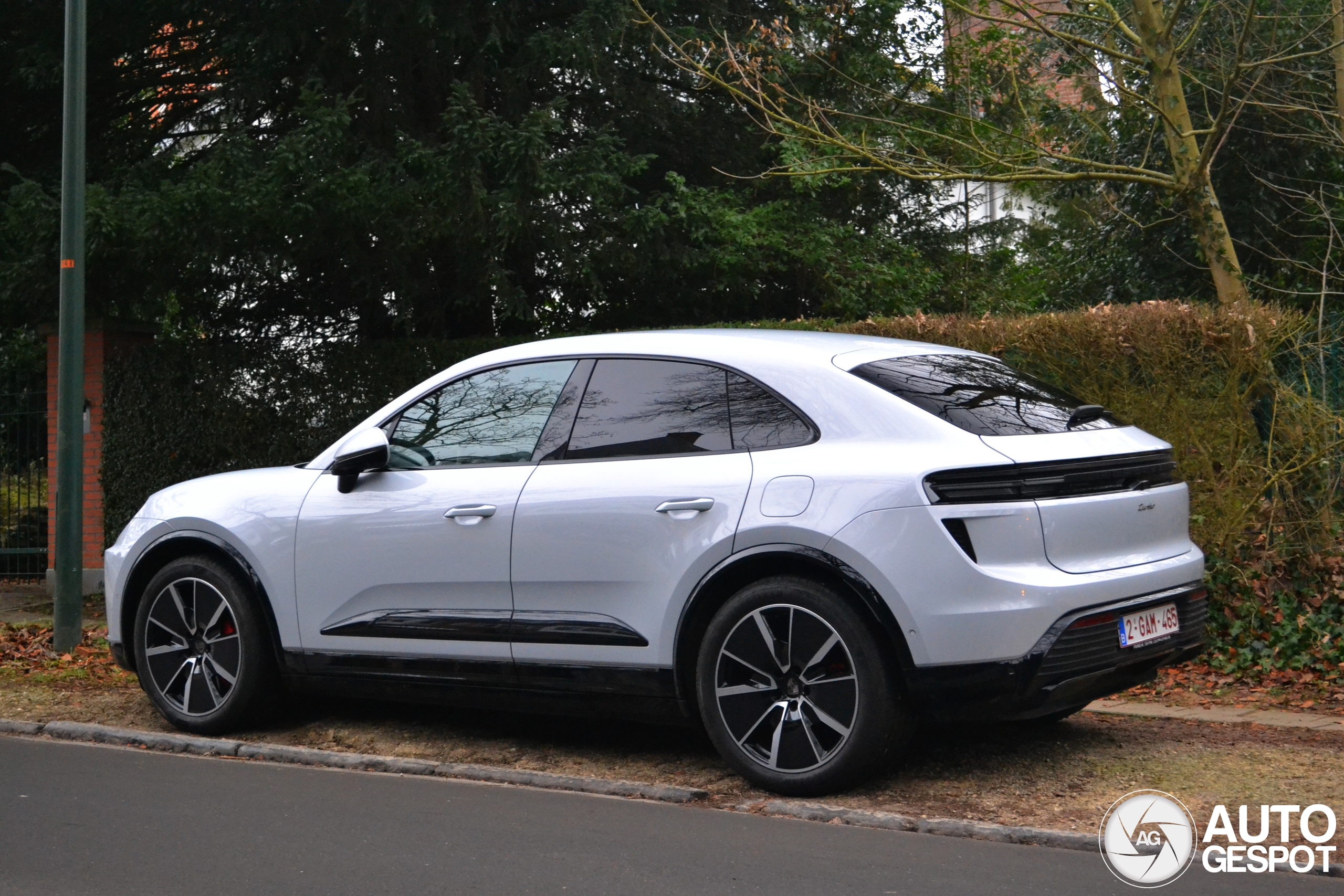 Porsche Macan EV Turbo