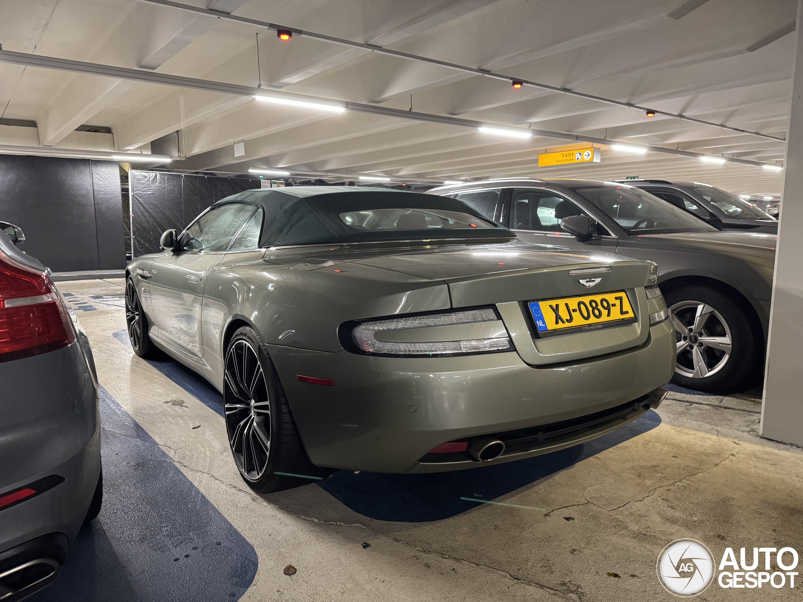 Aston Martin DB9 Volante
