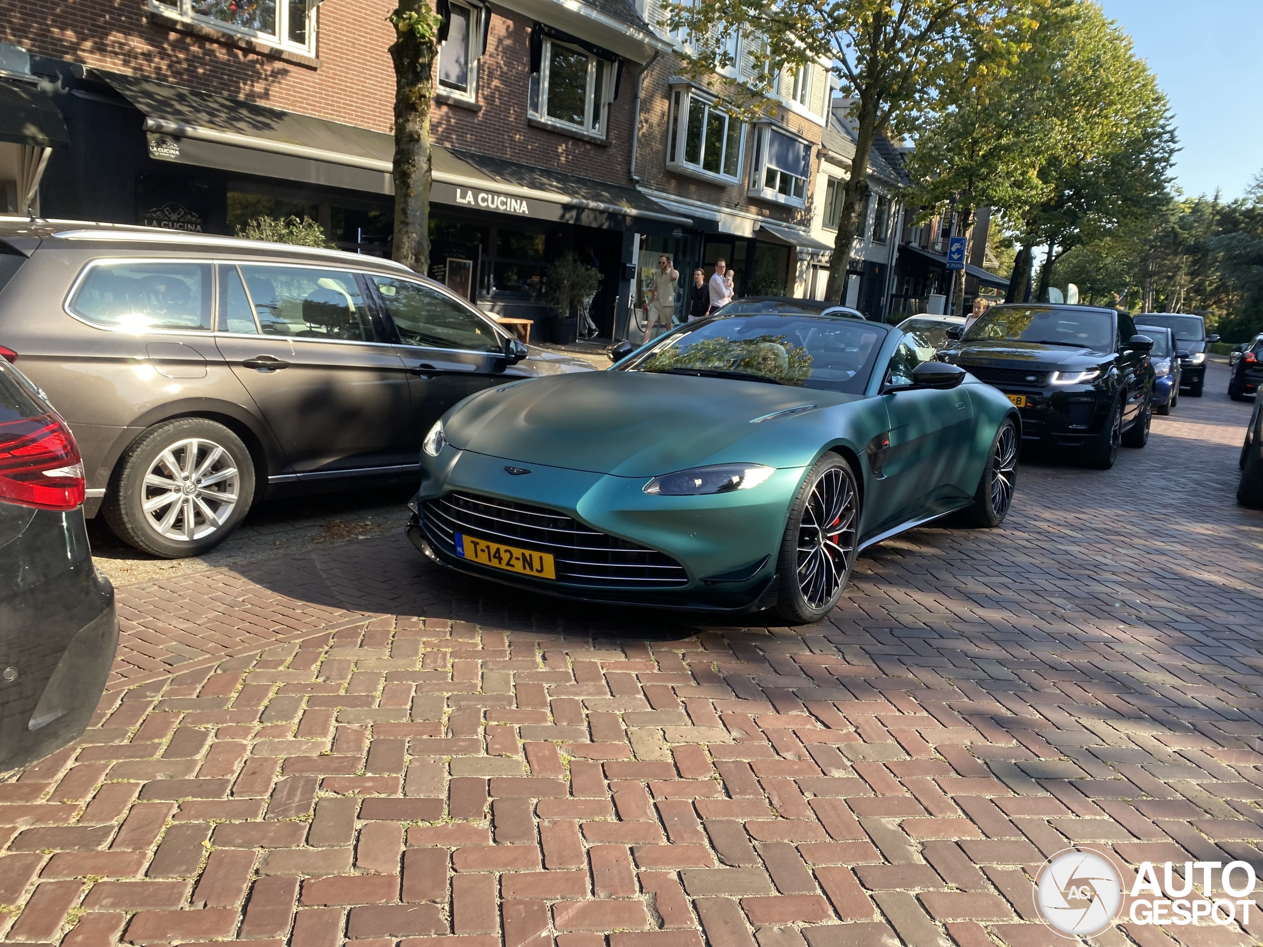 Aston Martin V8 Vantage Formula 1 Edition Roadster