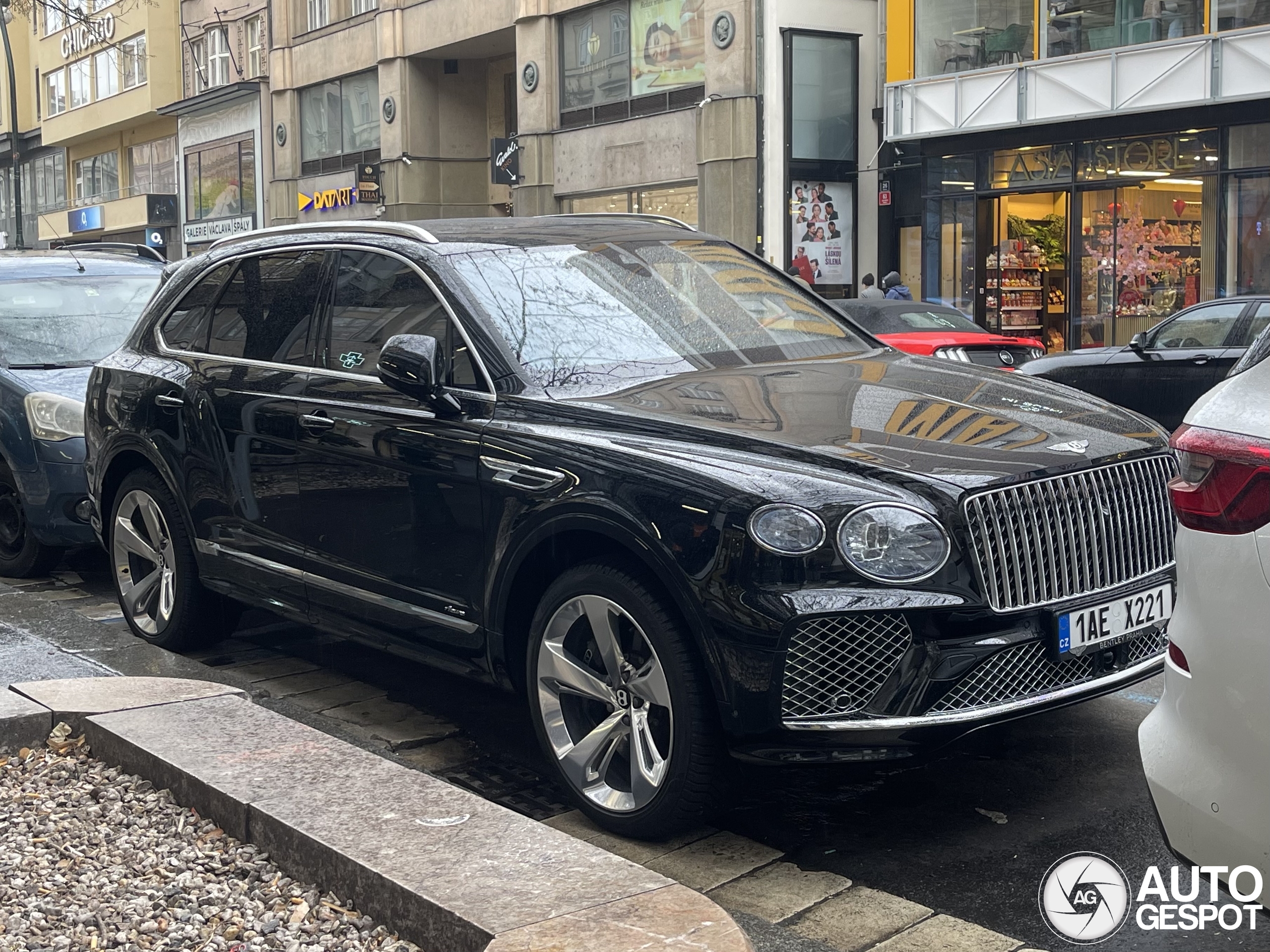 Bentley Bentayga Azure 2024