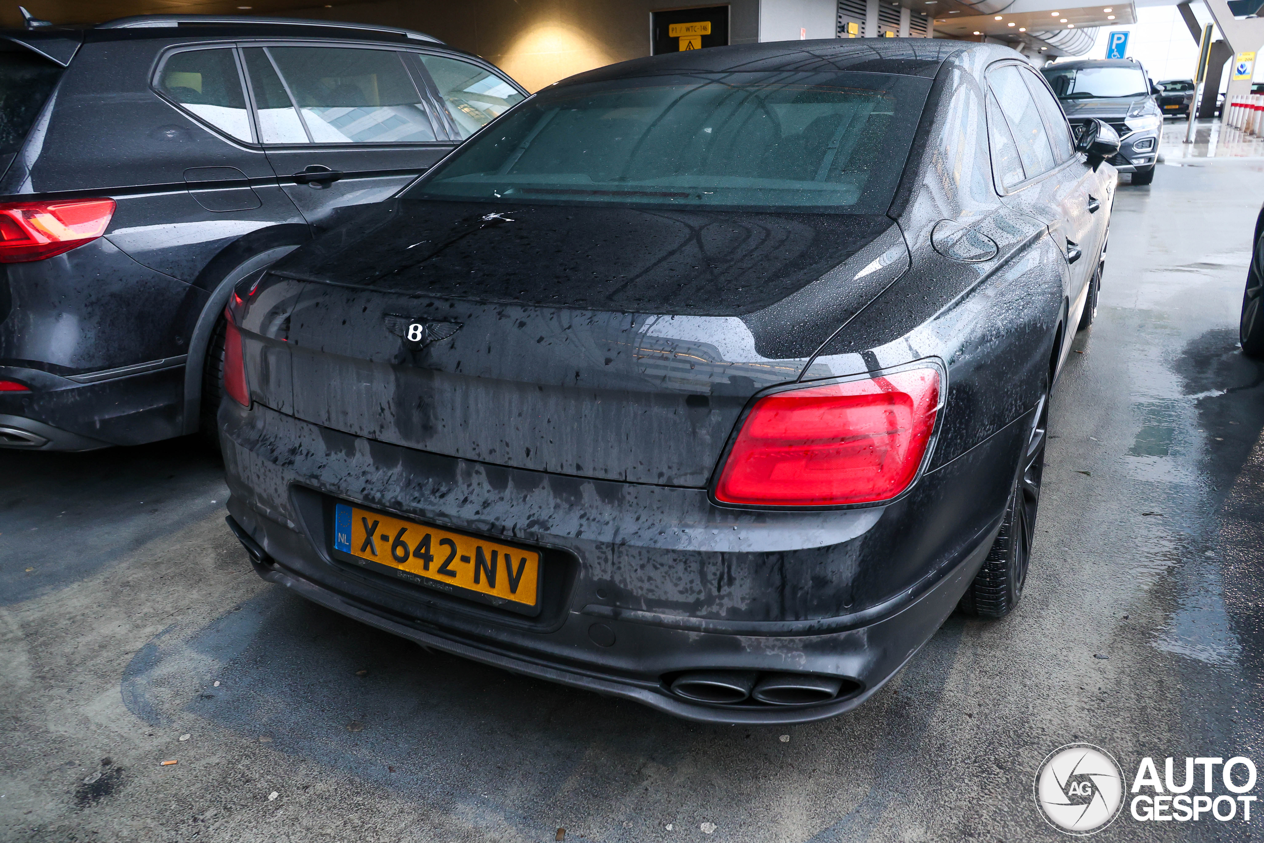Bentley Flying Spur Hybrid Azure