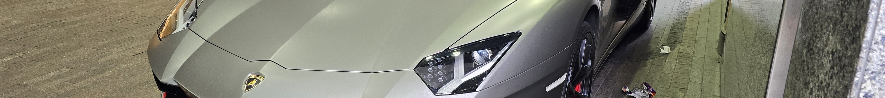 Lamborghini Aventador LP700-4 Roadster Pirelli Edition