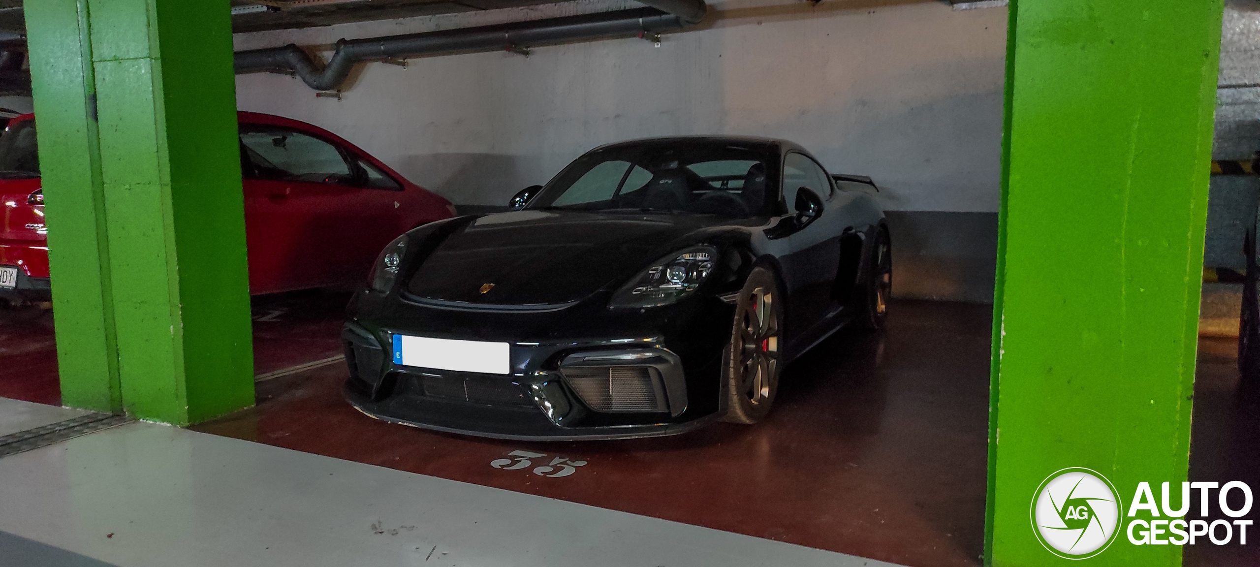 Porsche 718 Cayman GT4