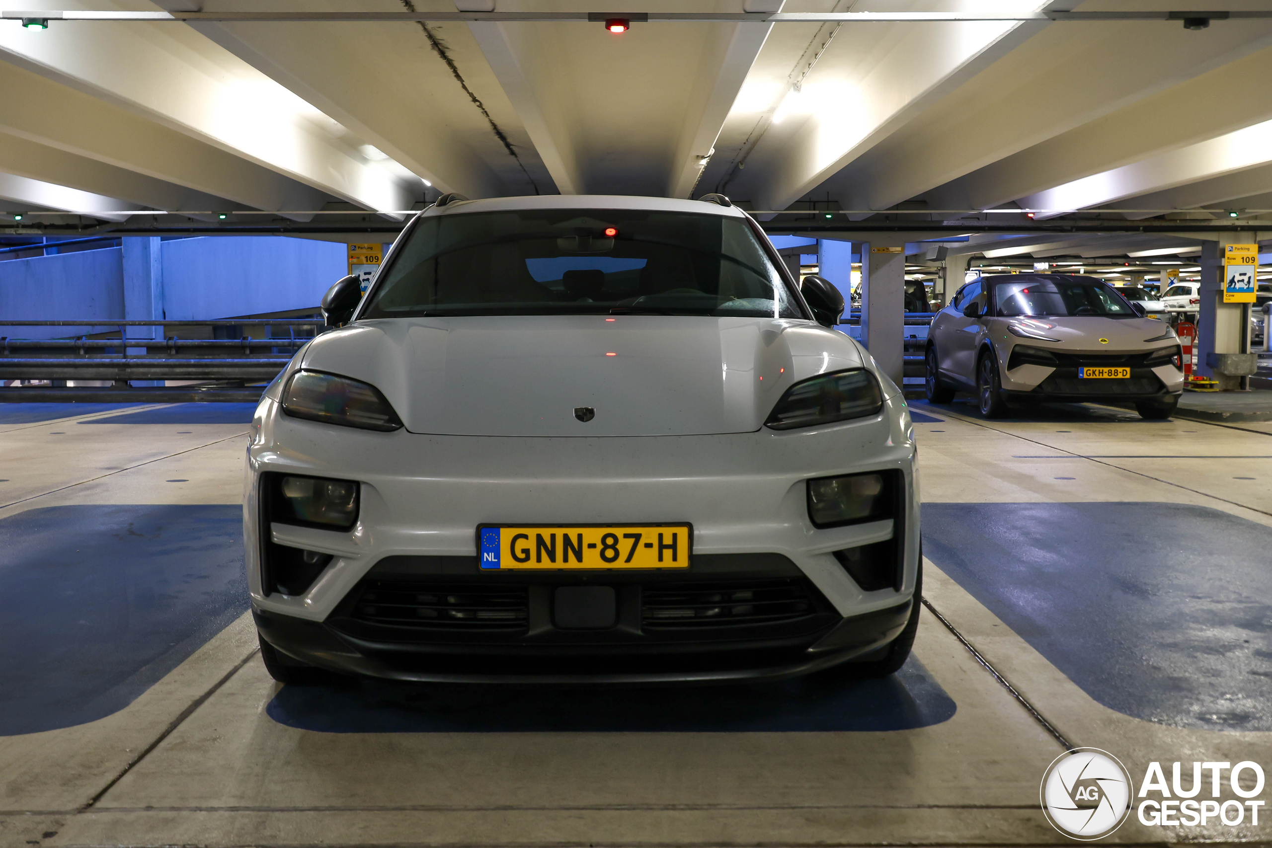 Porsche Macan EV Turbo