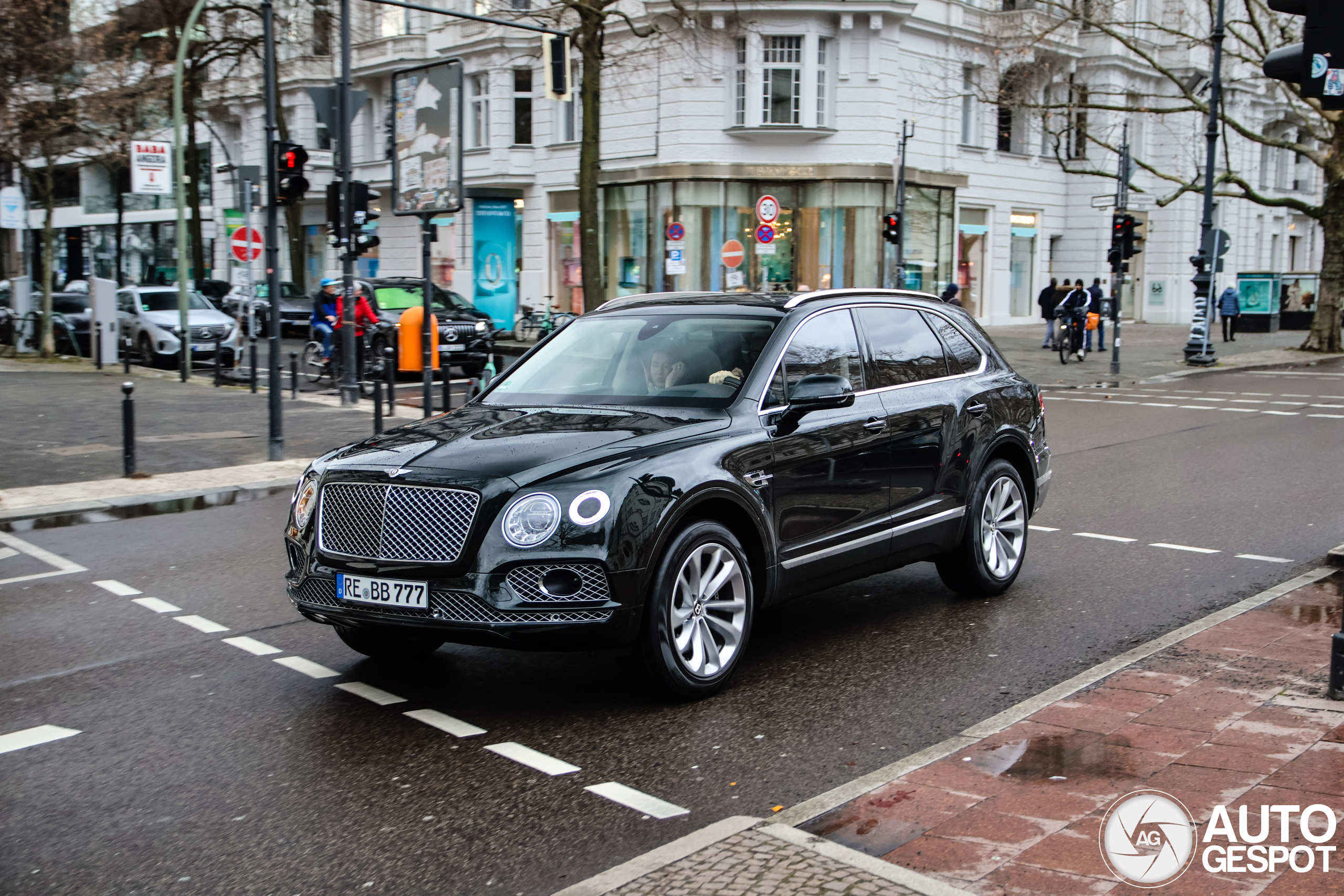 Bentley Bentayga V8