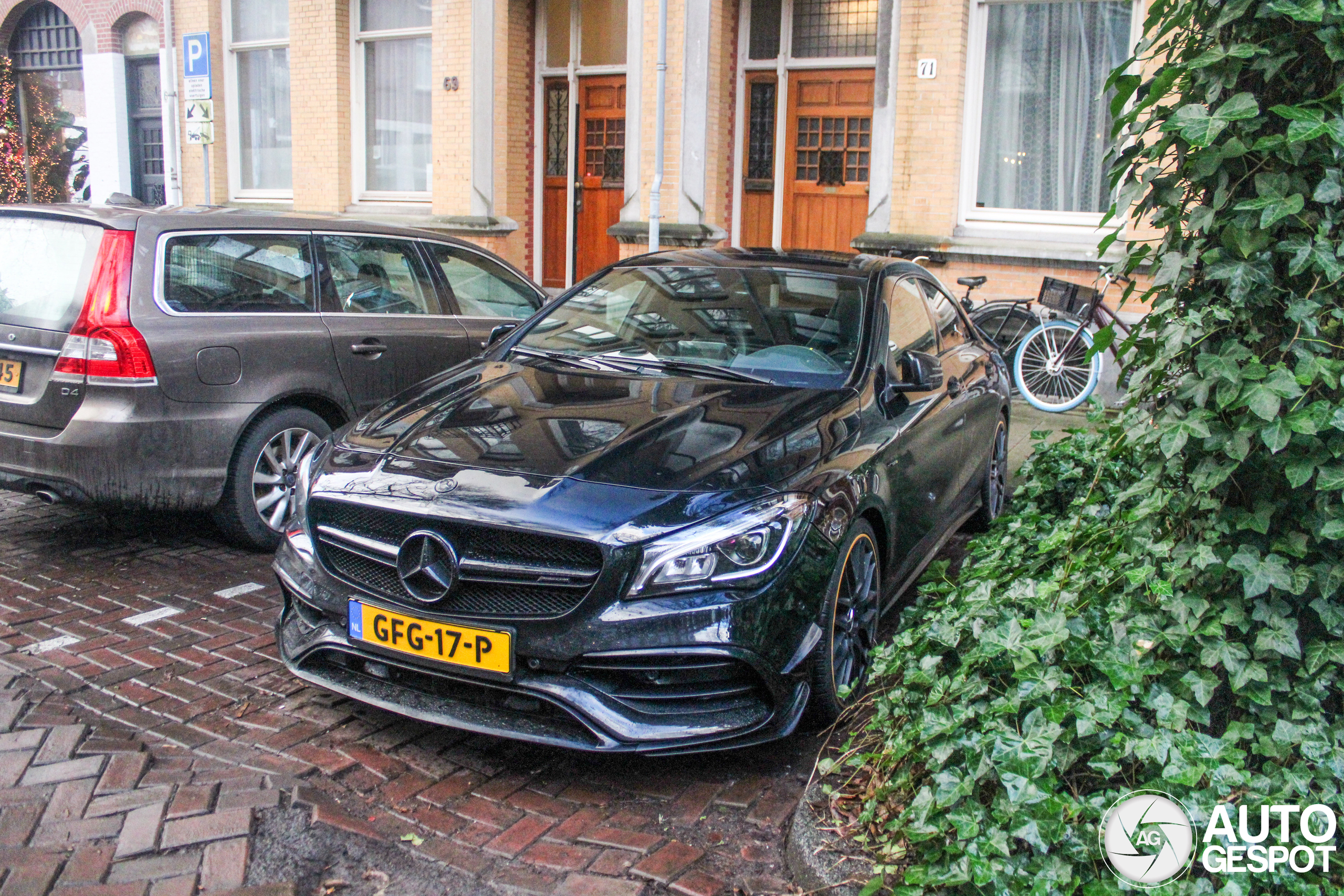 Mercedes-AMG CLA 45 C117 Yellow Night Edition