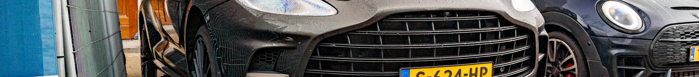 Aston Martin DBX707