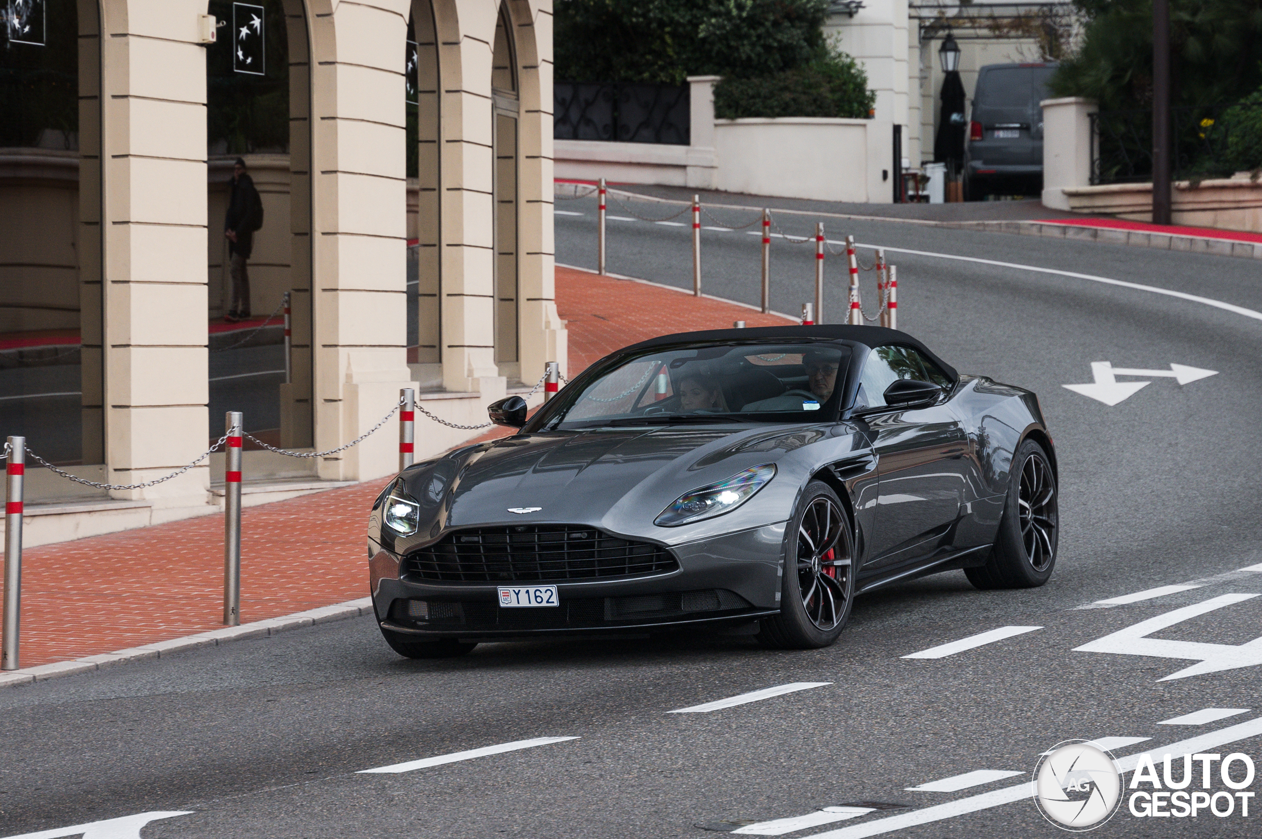 Aston Martin DB11 V8 Volante