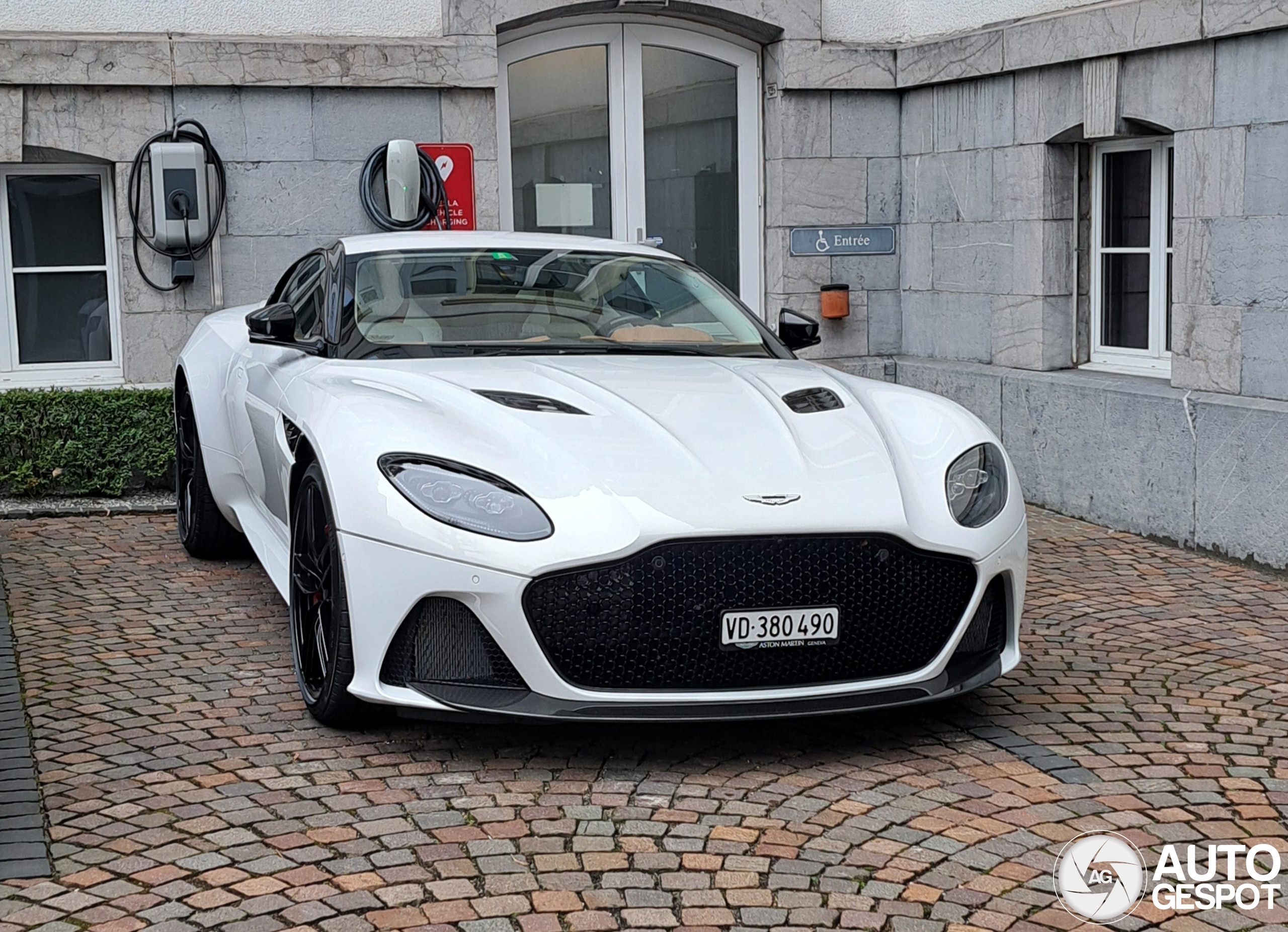 Aston Martin DBS Superleggera