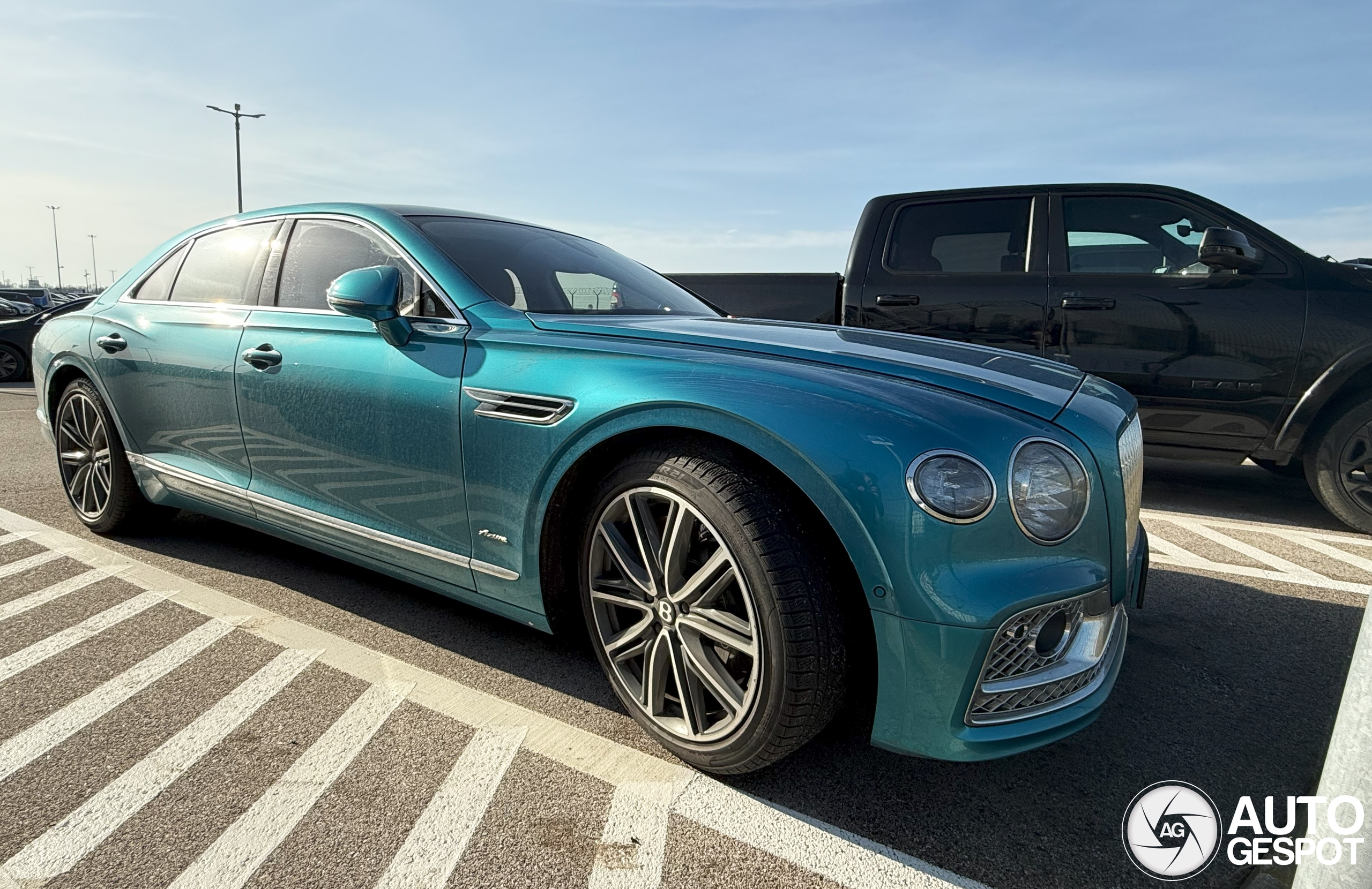 Bentley Flying Spur V8 Azure