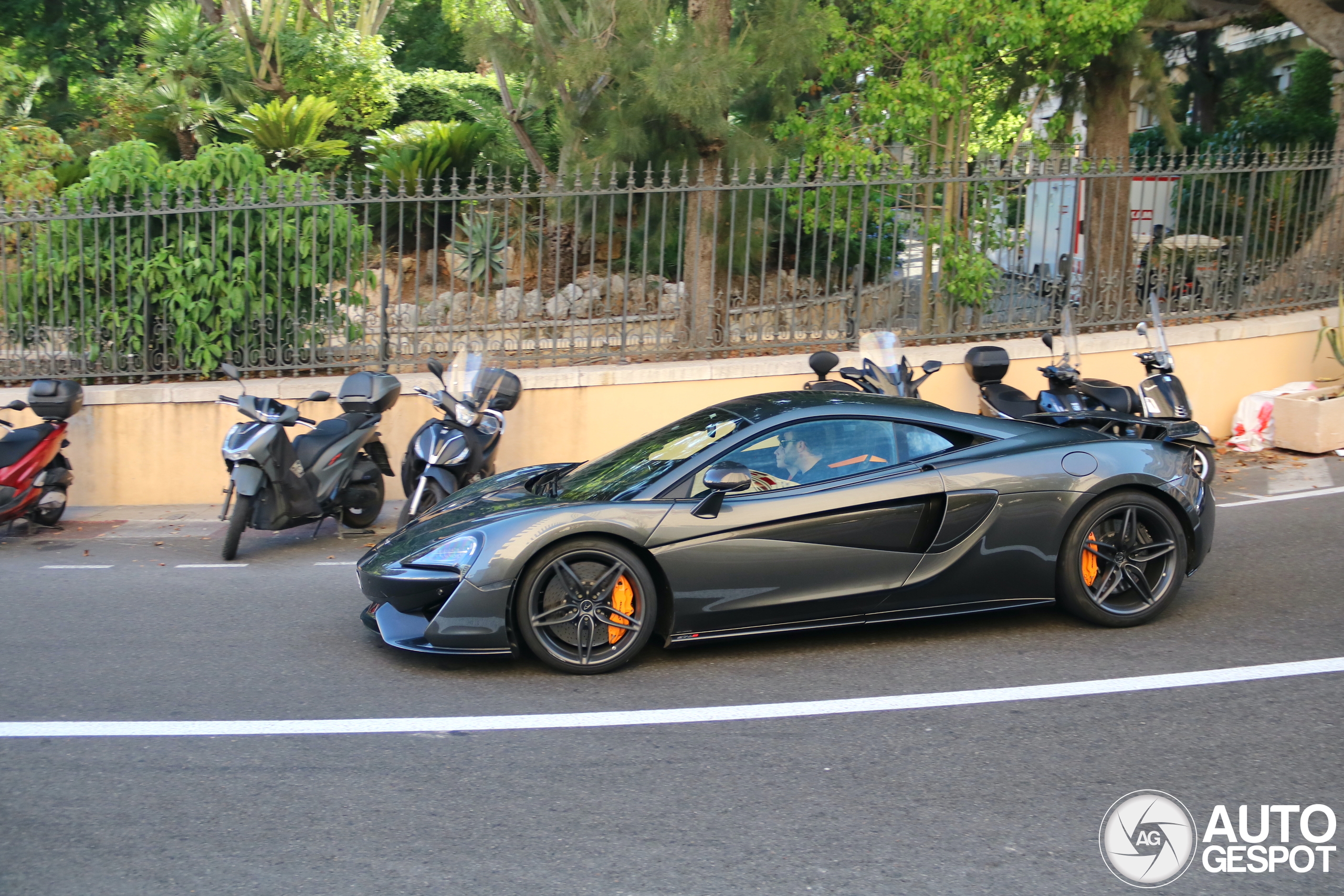 McLaren 570S