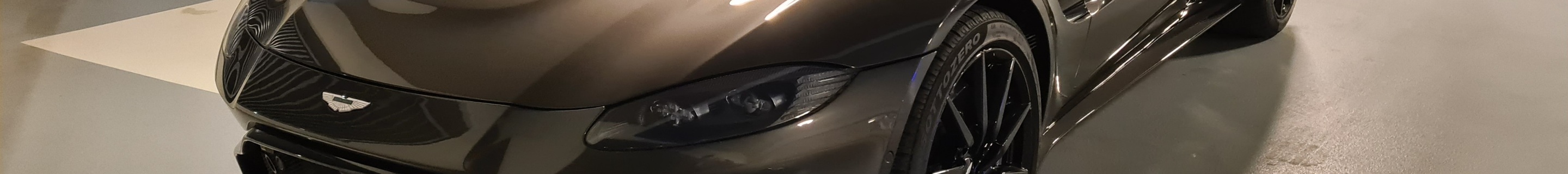 Aston Martin V8 Vantage 2018