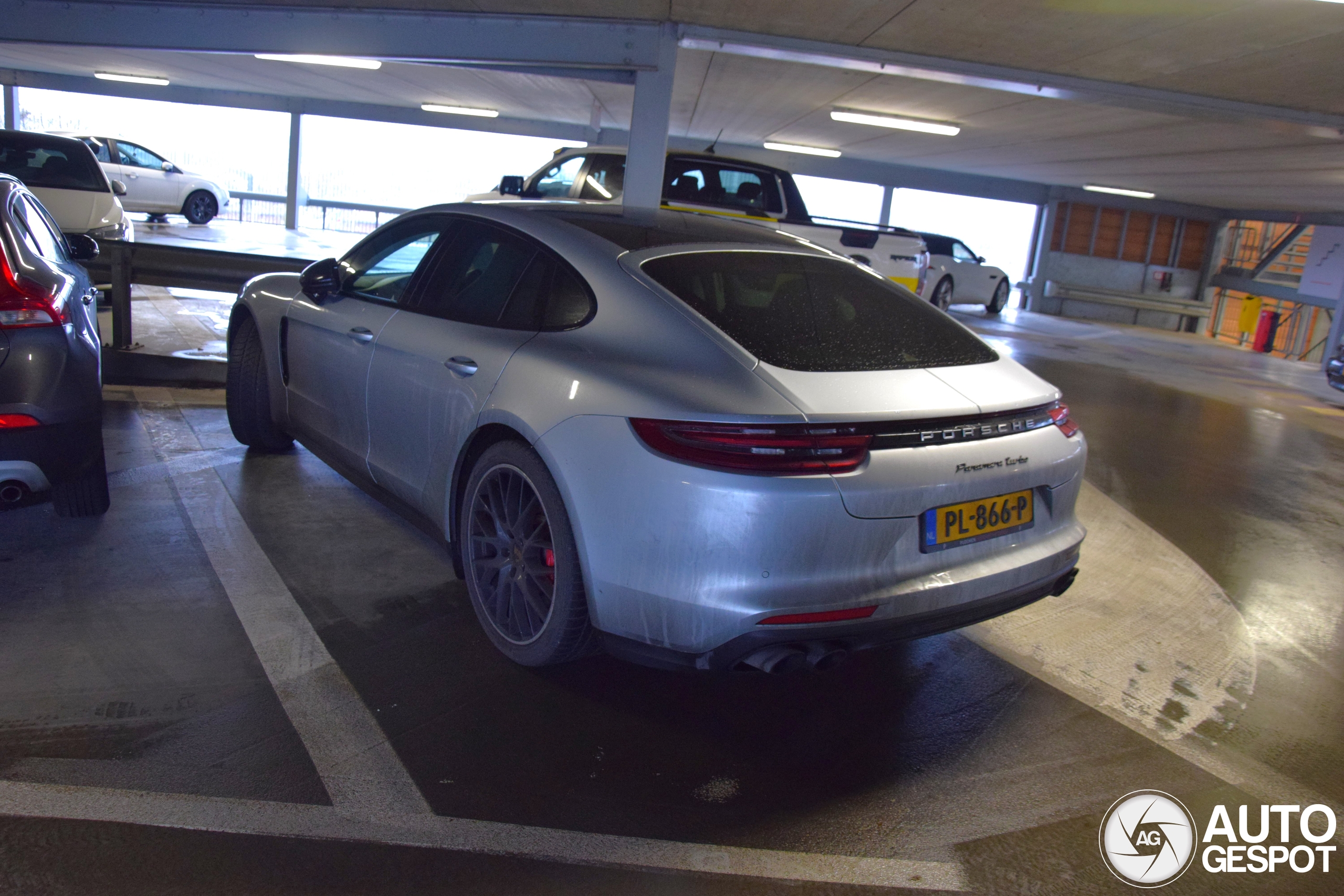 Porsche 971 Panamera Turbo