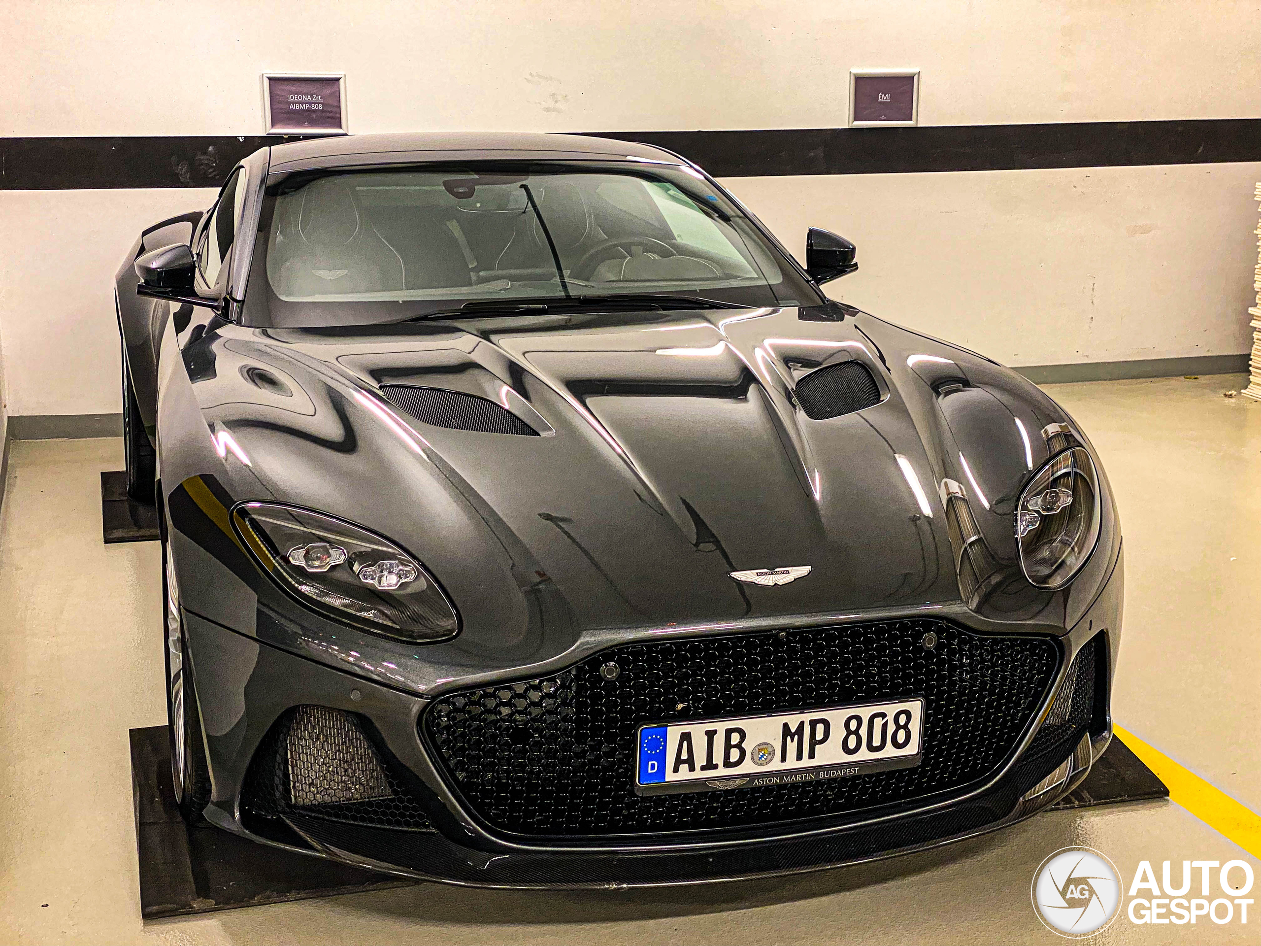 Aston Martin DBS Superleggera