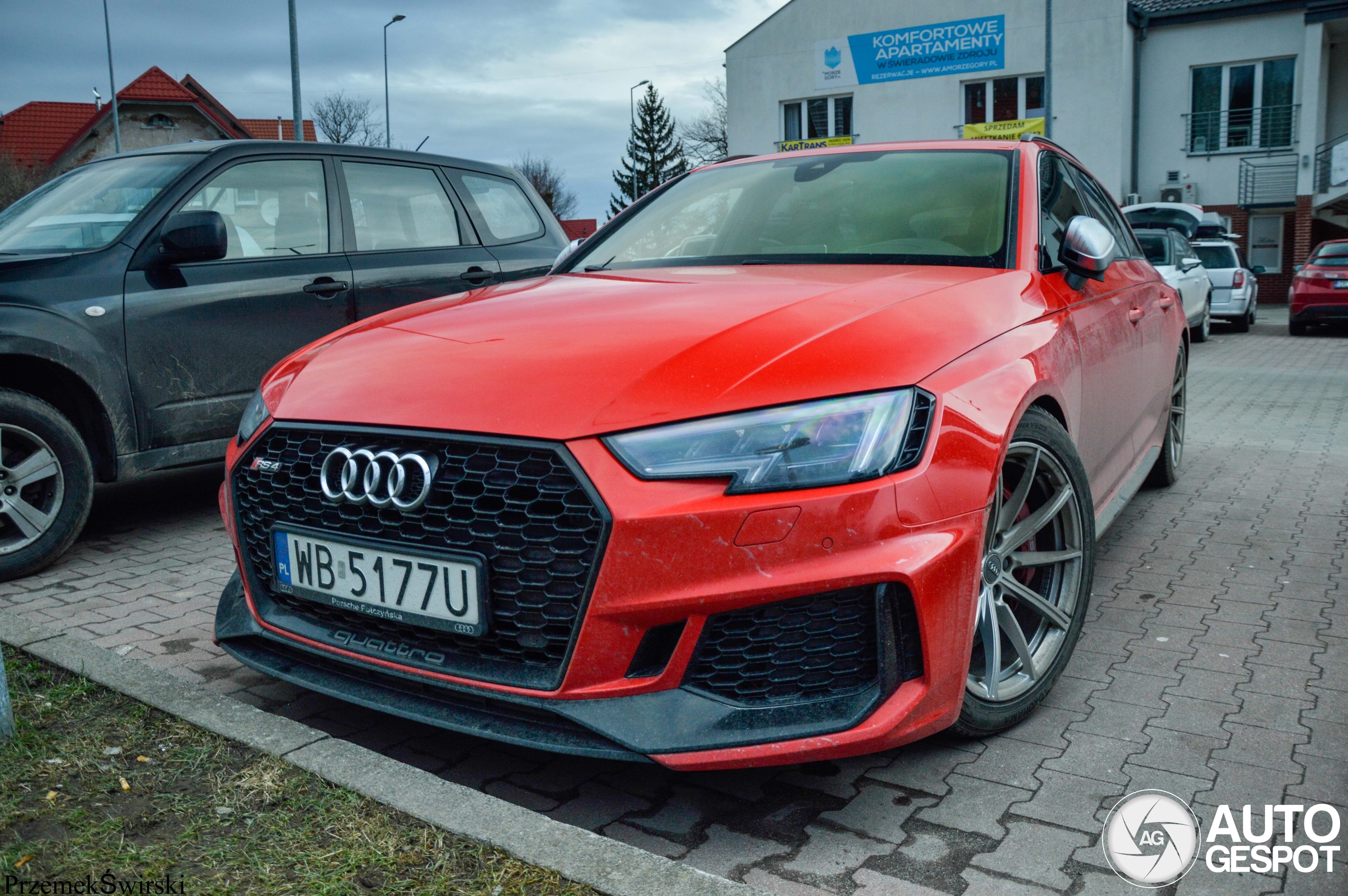 Audi RS4 Avant B9