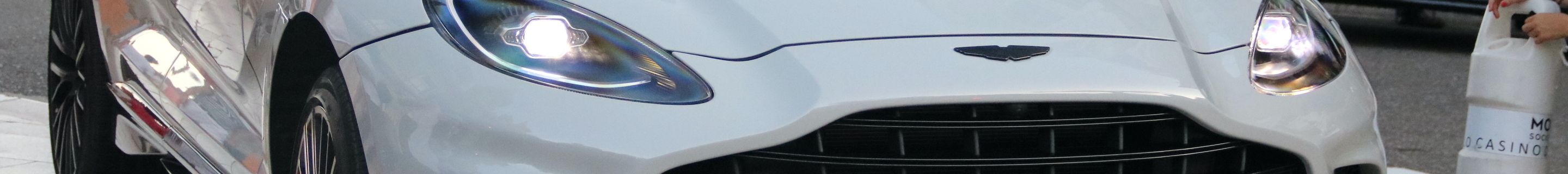 Aston Martin DBX707