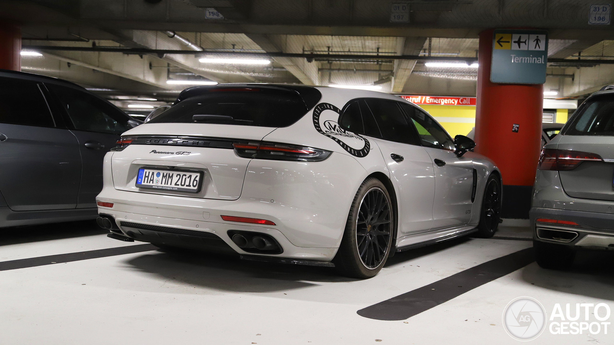 Porsche 971 Panamera GTS Sport Turismo