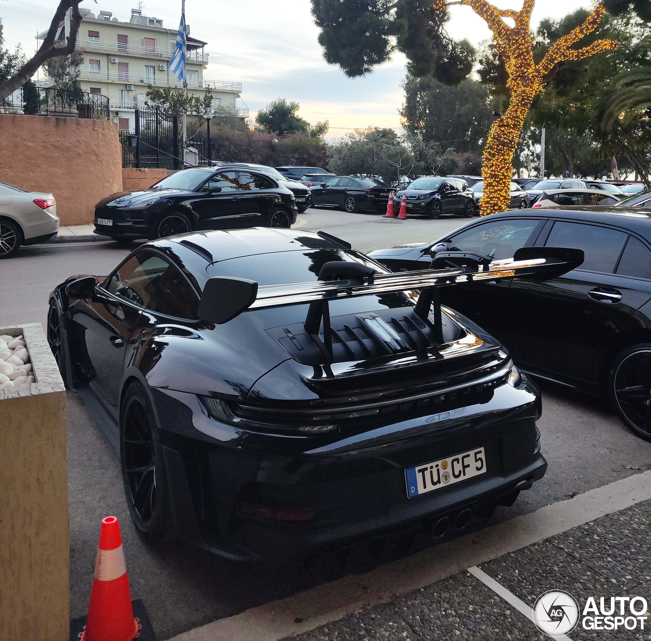 Porsche 992 GT3 RS Weissach Package