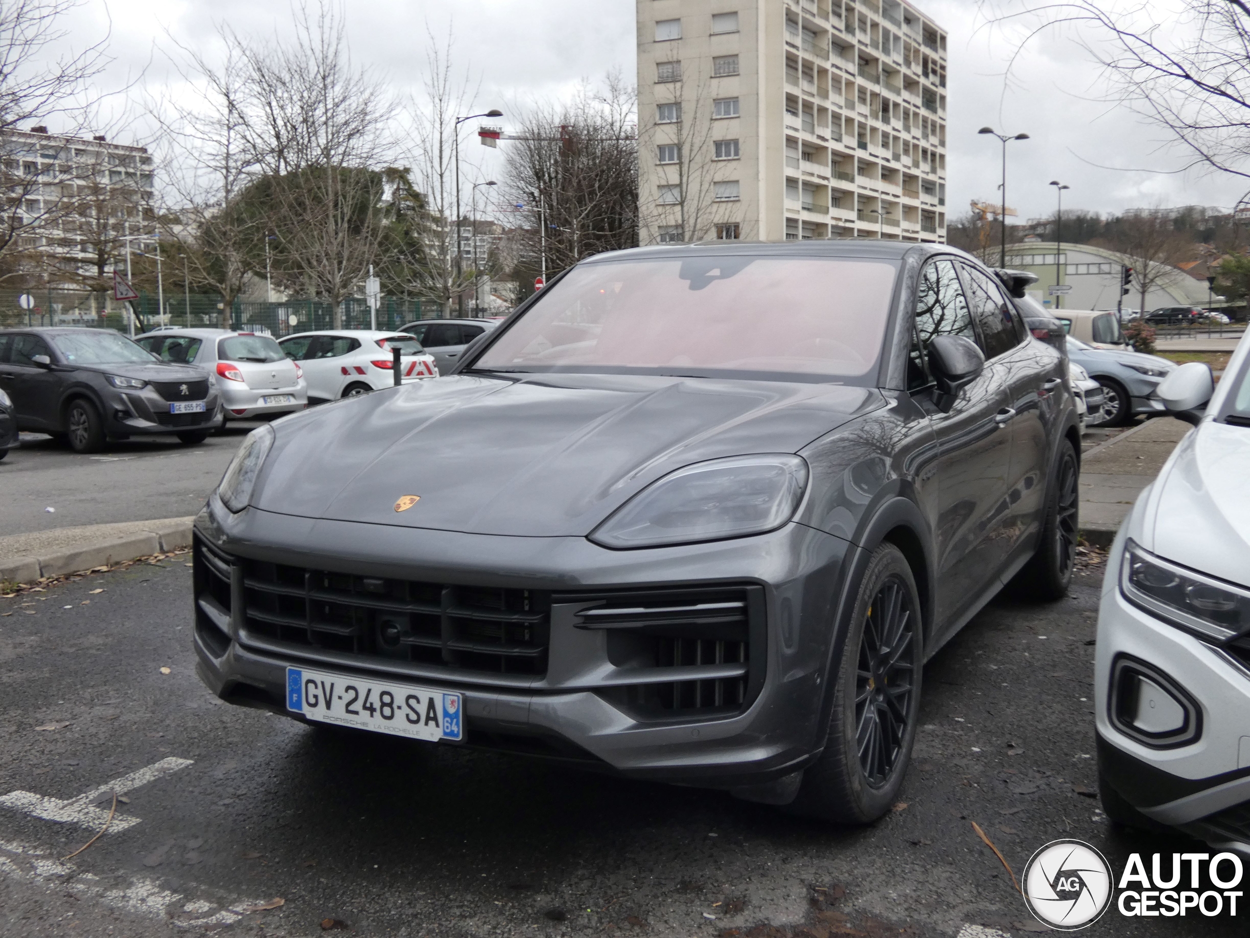 Porsche Cayenne Coupé Turbo E-Hybrid