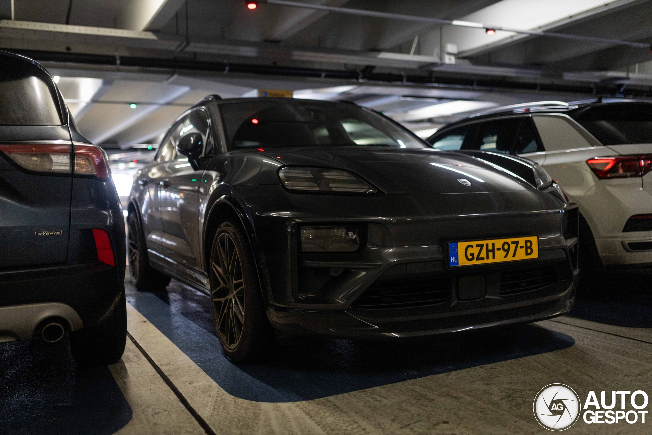 Porsche Macan EV Turbo