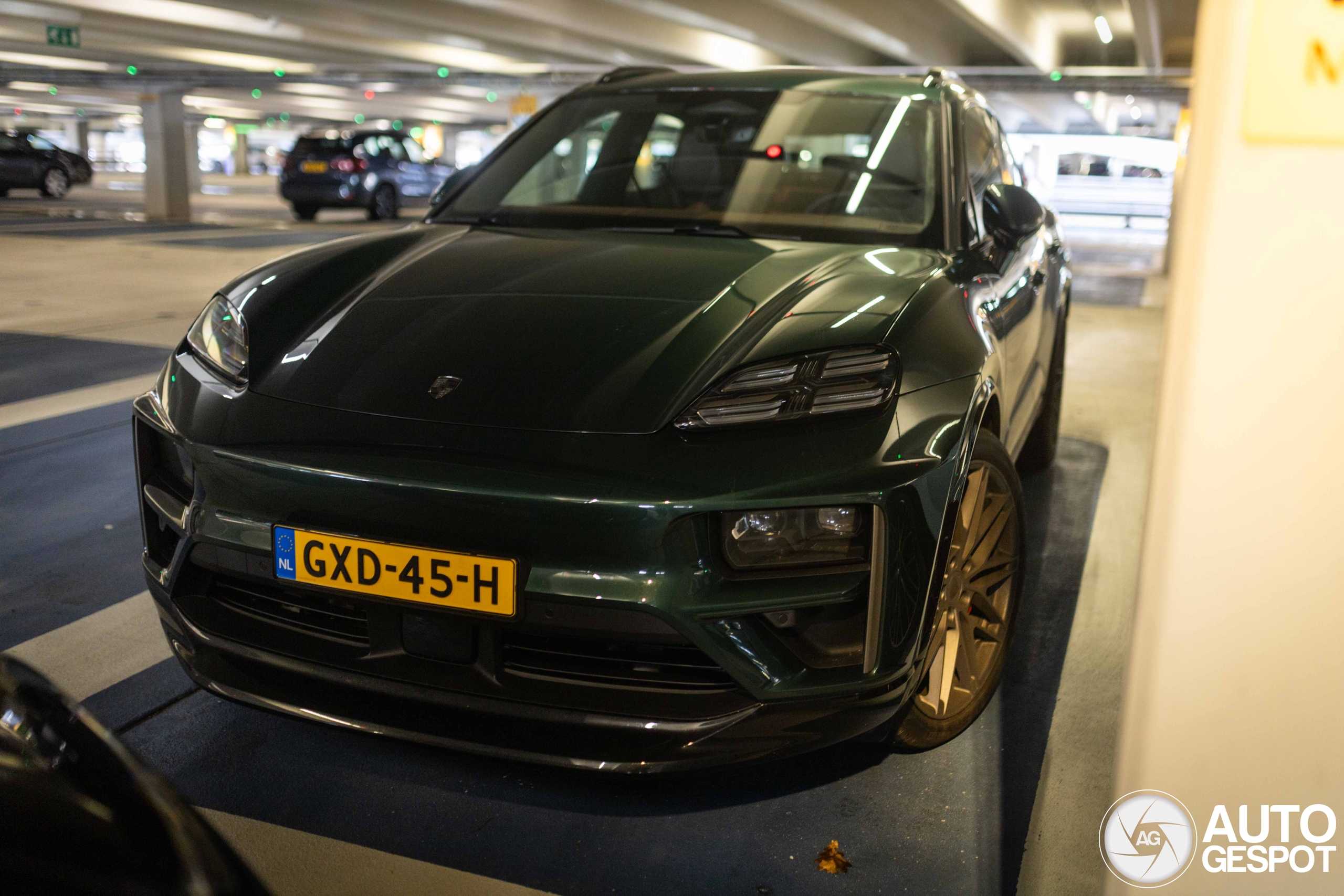 Porsche Macan EV Turbo