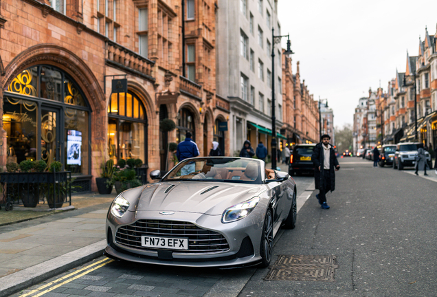 Aston Martin DB12 Volante