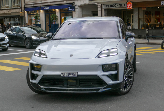 Porsche Macan EV Turbo