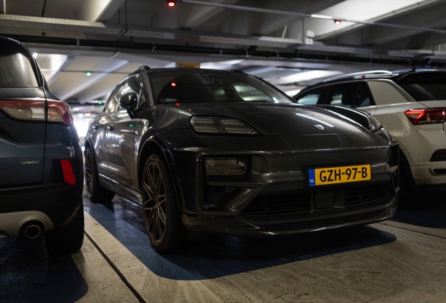 Porsche Macan EV Turbo