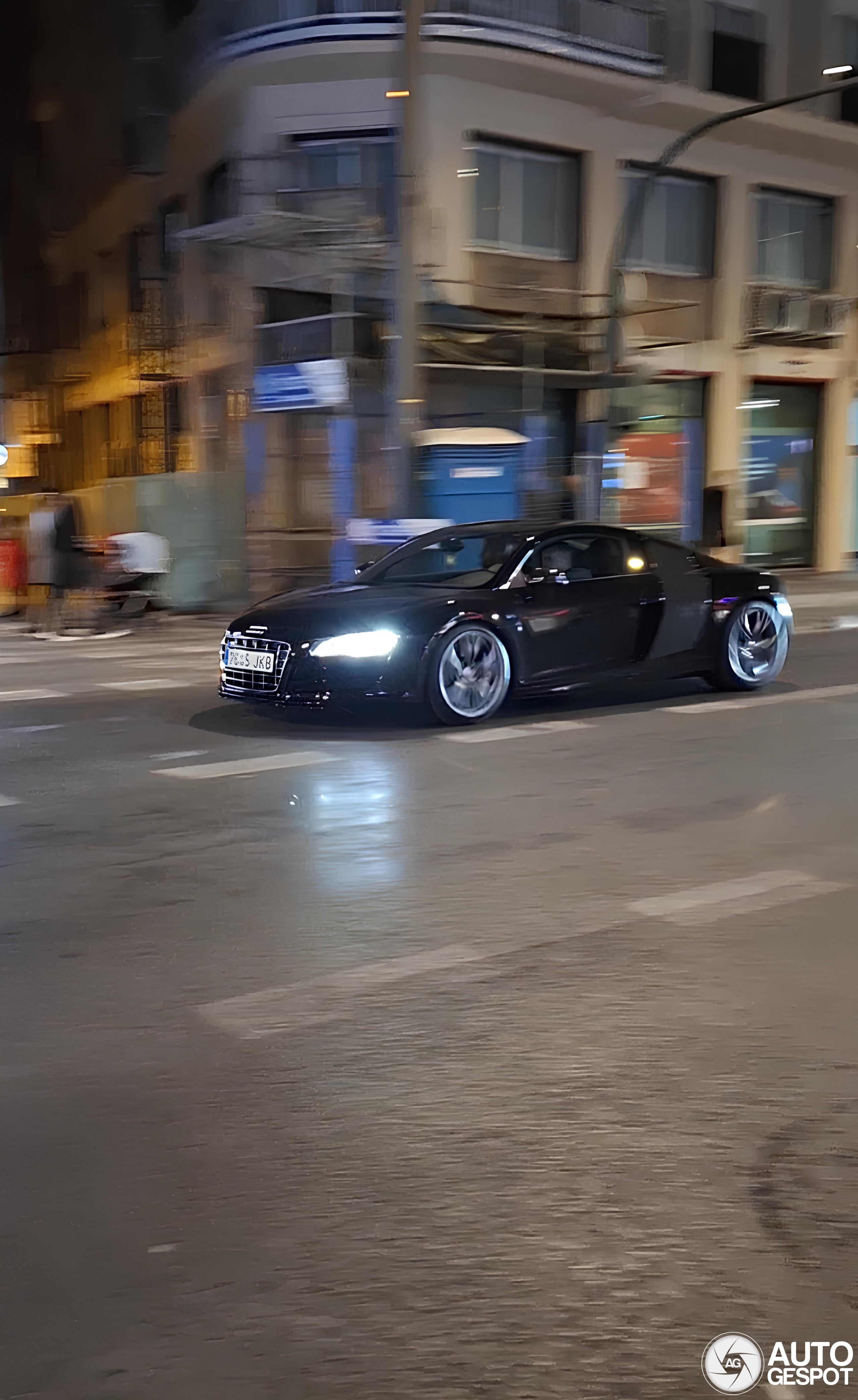 Audi R8 V10