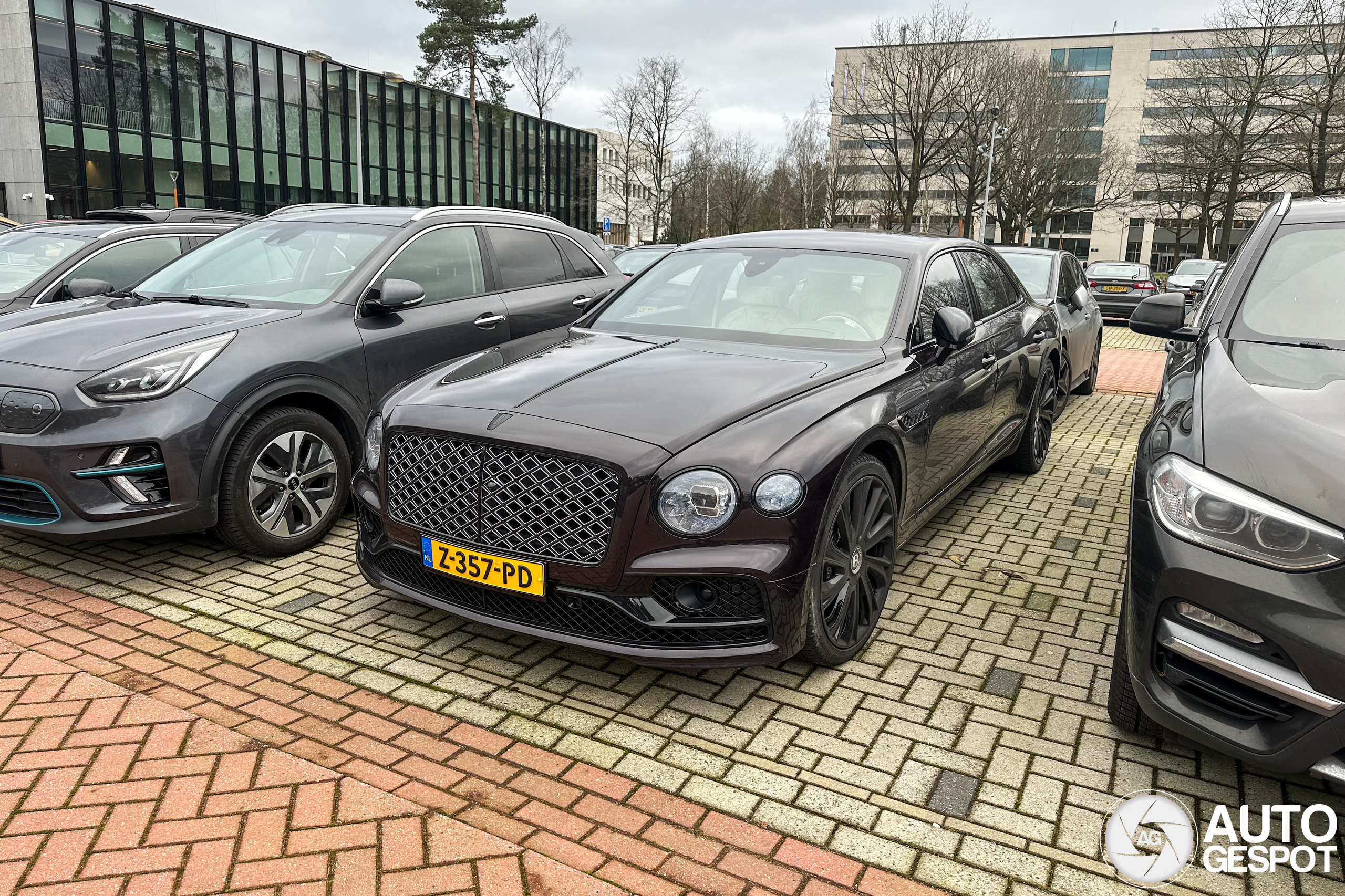 Bentley Flying Spur Hybrid Mulliner