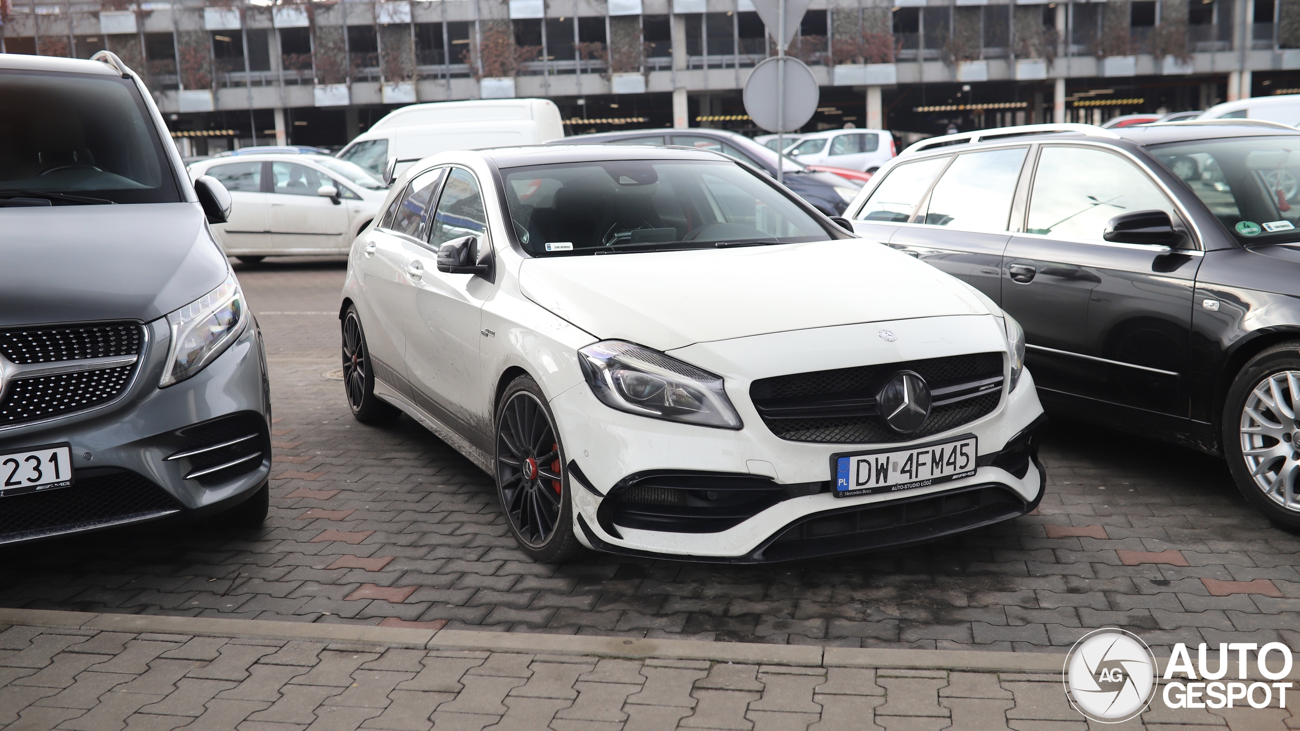 Mercedes-AMG A 45 W176 2015