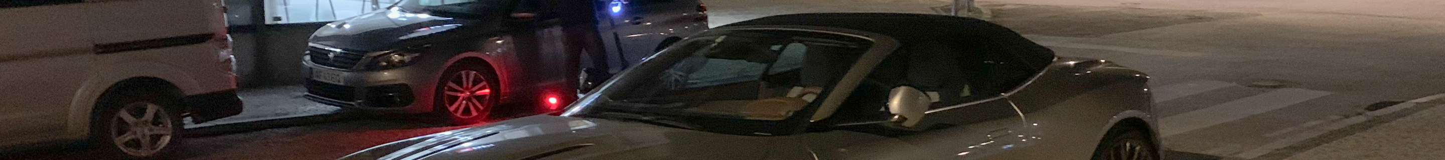 Aston Martin DB12 Volante