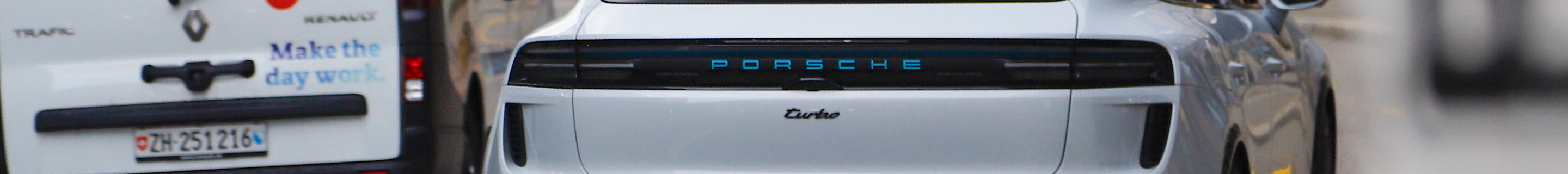 Porsche Macan EV Turbo
