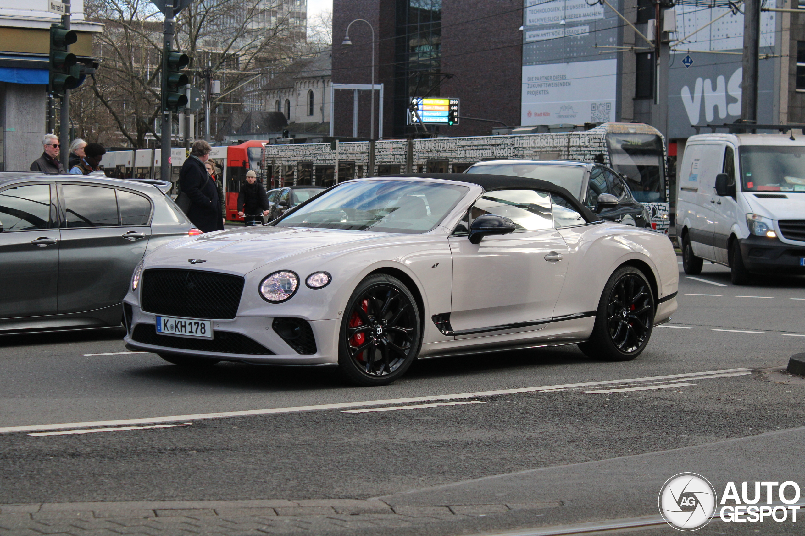 Bentley Continental GTC V8 S 2023