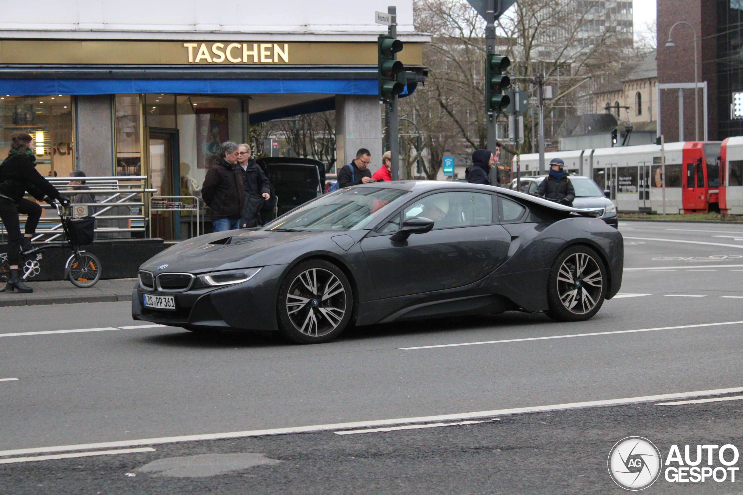 BMW i8