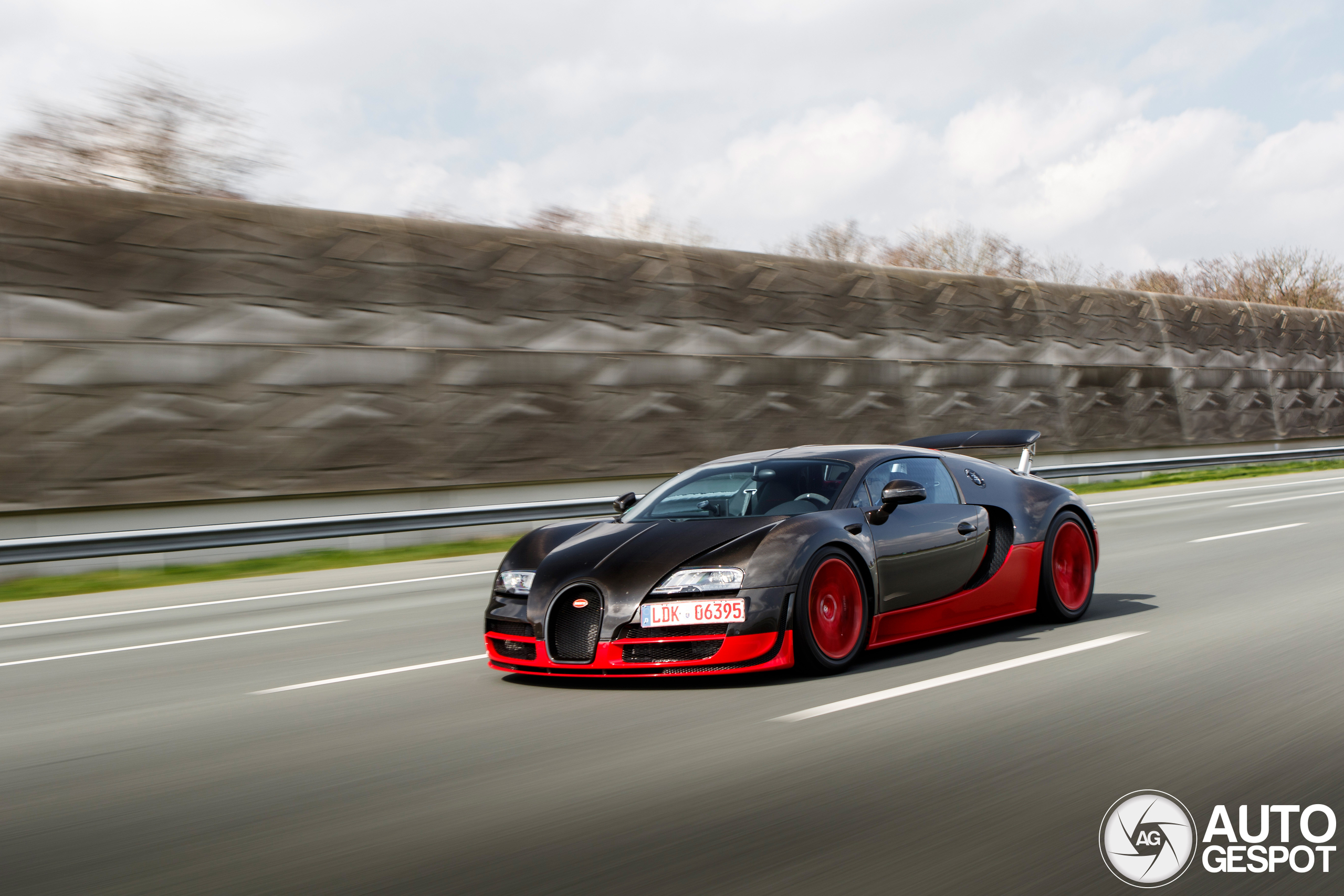 Bugatti Veyron 16.4 Super Sport