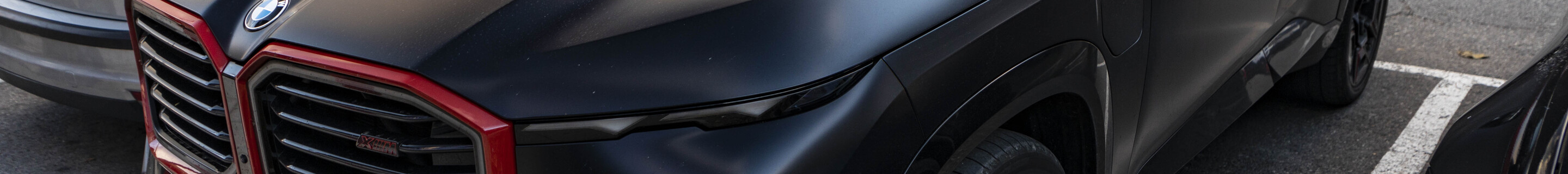 BMW XM G09 Label Red