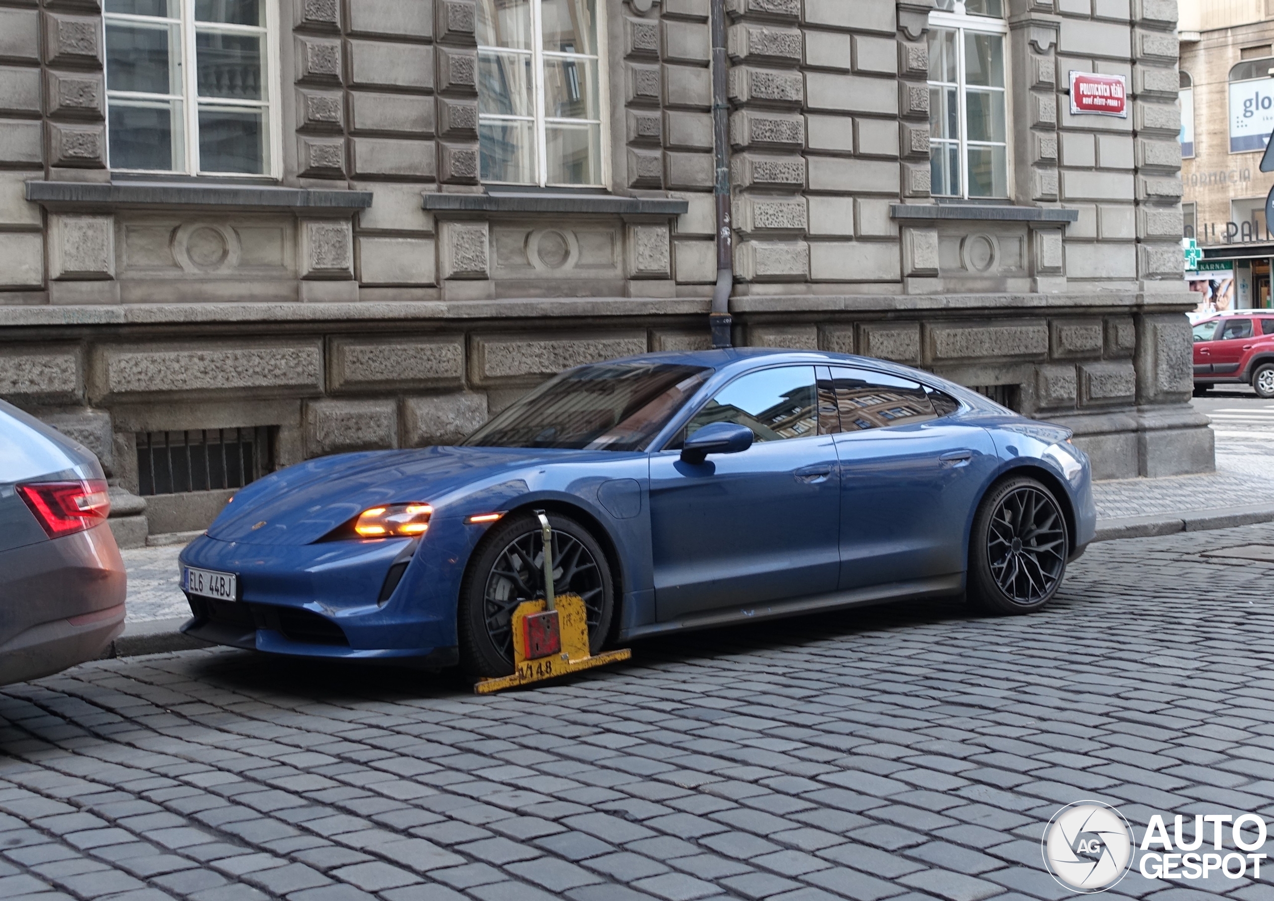 Porsche Taycan Turbo