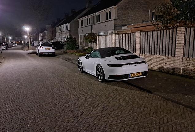 Porsche 992 Carrera 4S Cabriolet