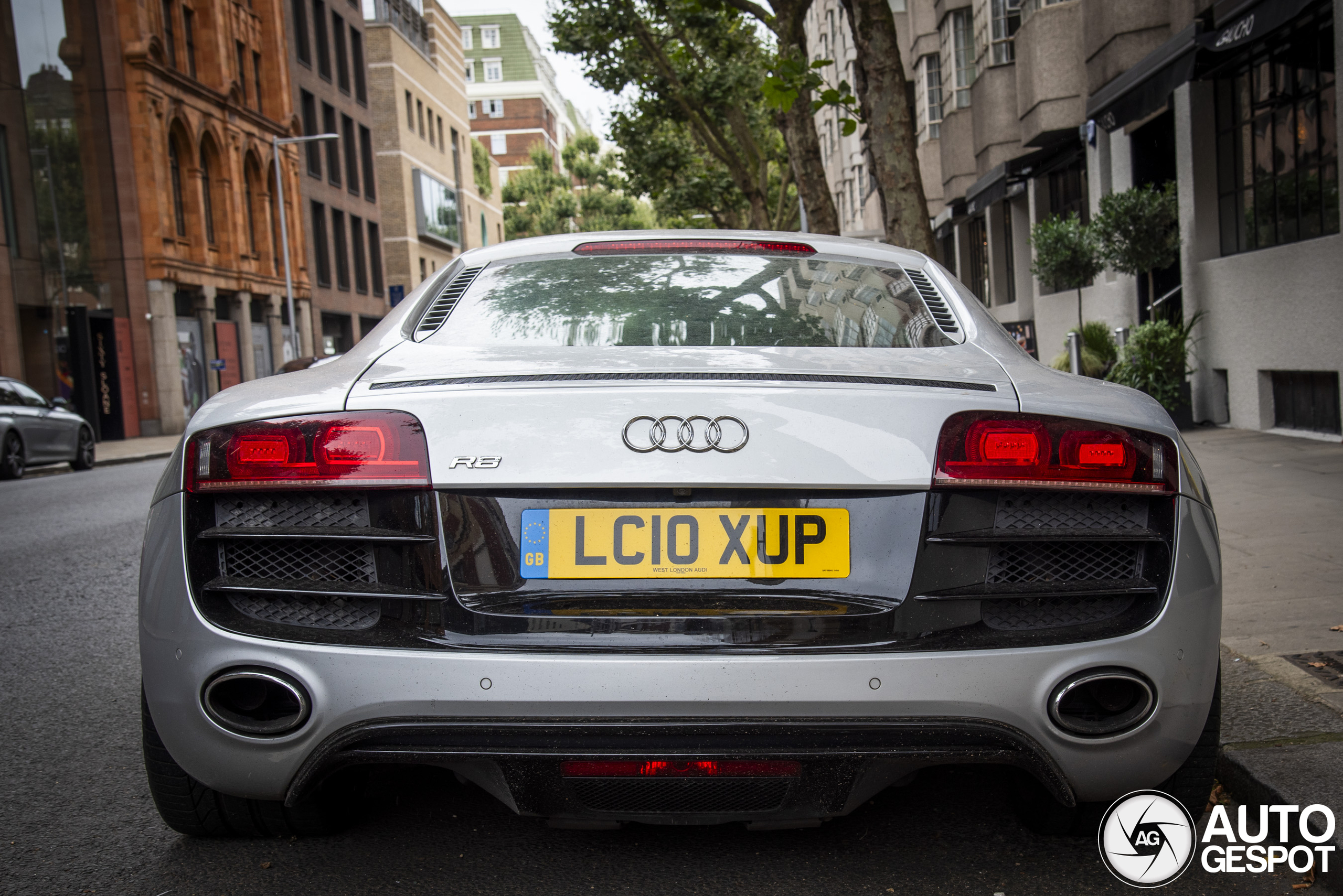 Audi R8 V10