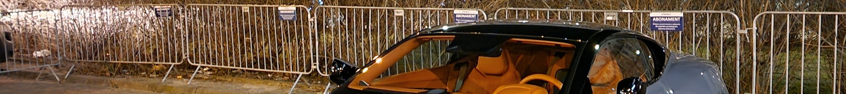 Aston Martin DB12