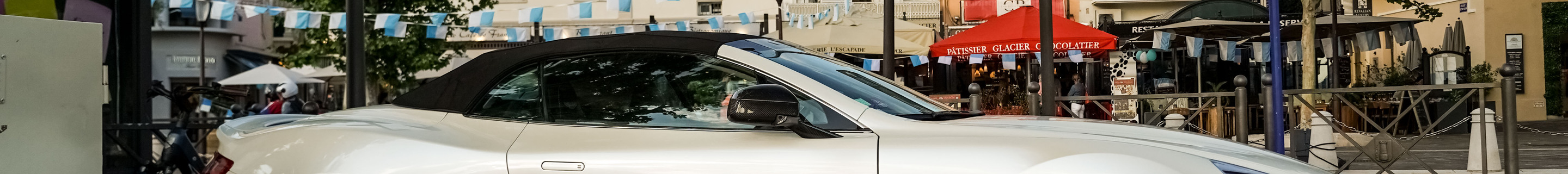Aston Martin Vanquish Volante