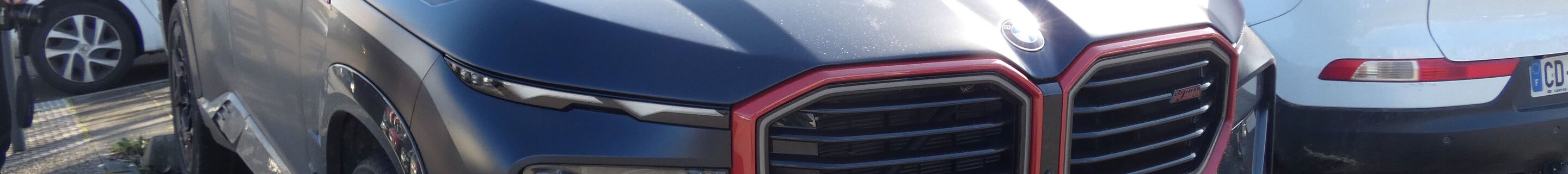 BMW XM G09 Label Red Larte Design