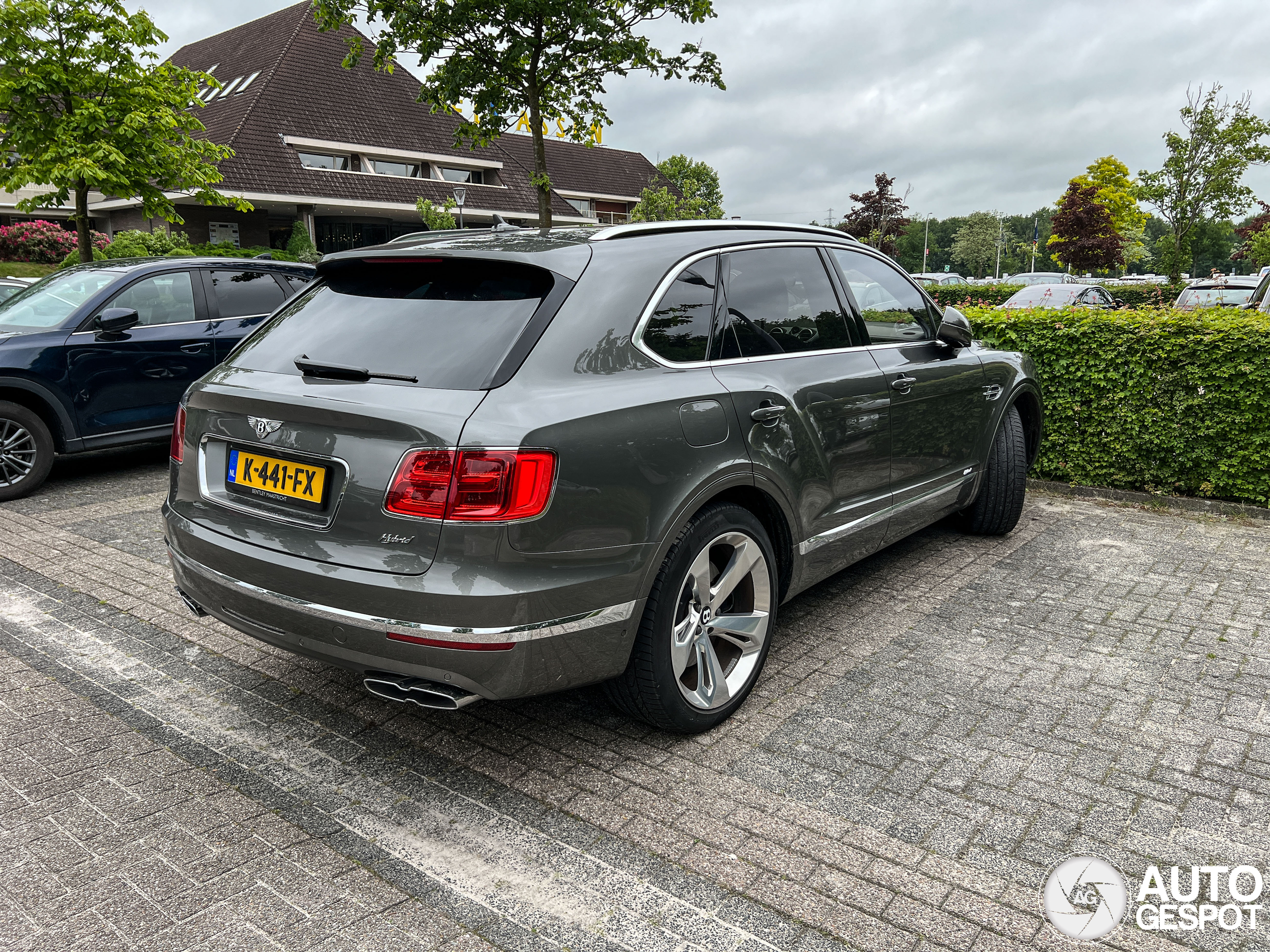 Bentley Bentayga Hybrid